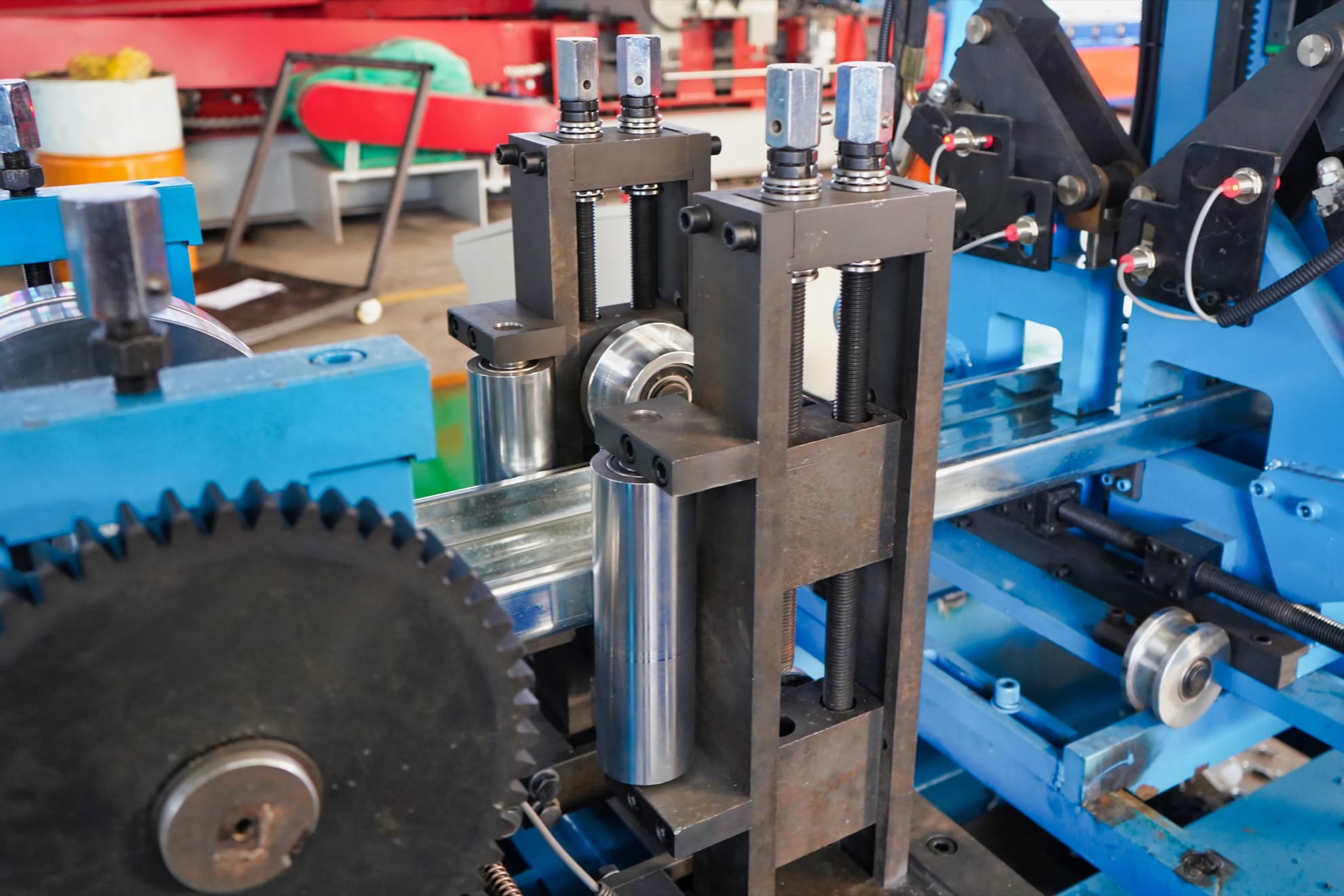 High Precision CZU Purlin Roll Forming Machine with Hydraulic Punching