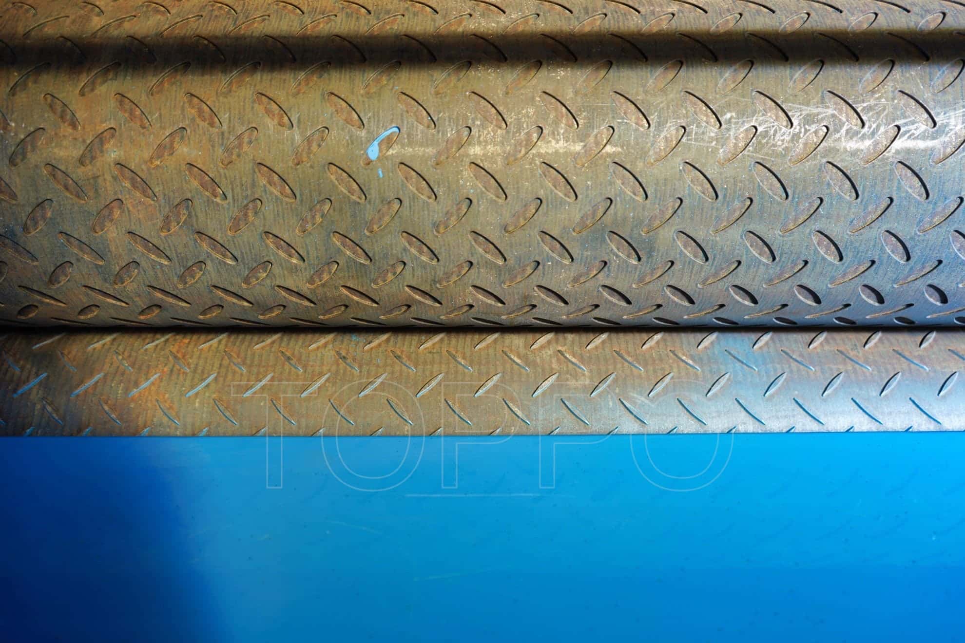 Anti-Slip Pattern Color Steel Aluminum Cold Plate Metal Embossing Machinery