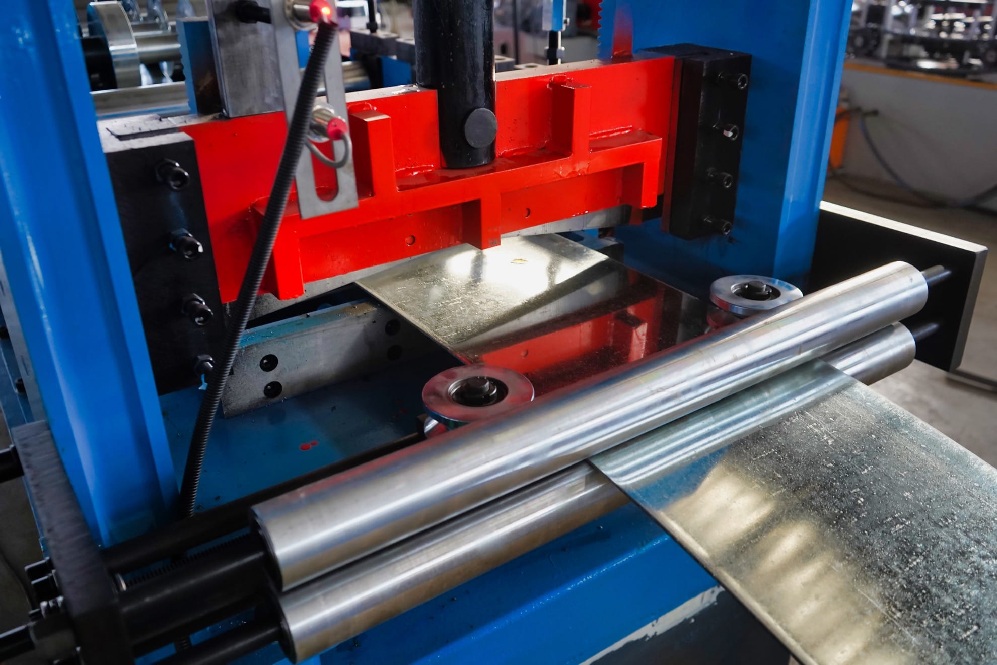 High Precision CZU Purlin Roll Forming Machine with Hydraulic Punching