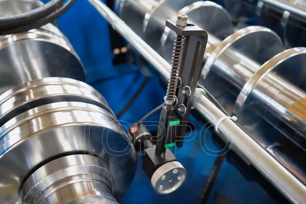 Heavy-Duty Floor Deck Roll Forming Machine with Right-Side Operator Panel
