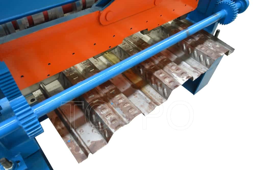 Industrial Floor Deck Roll Forming Machine with Enclosed Safety Covers
