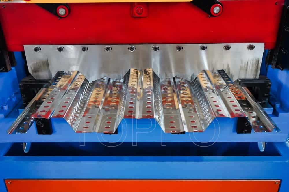 Heavy-Duty Floor Deck Roll Forming Machine with Right-Side Operator Panel
