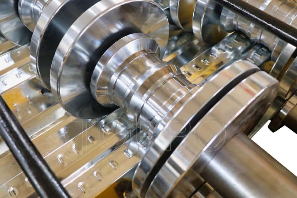 Front-View Floor Deck Roll Forming Machine with Integrated Display Arm