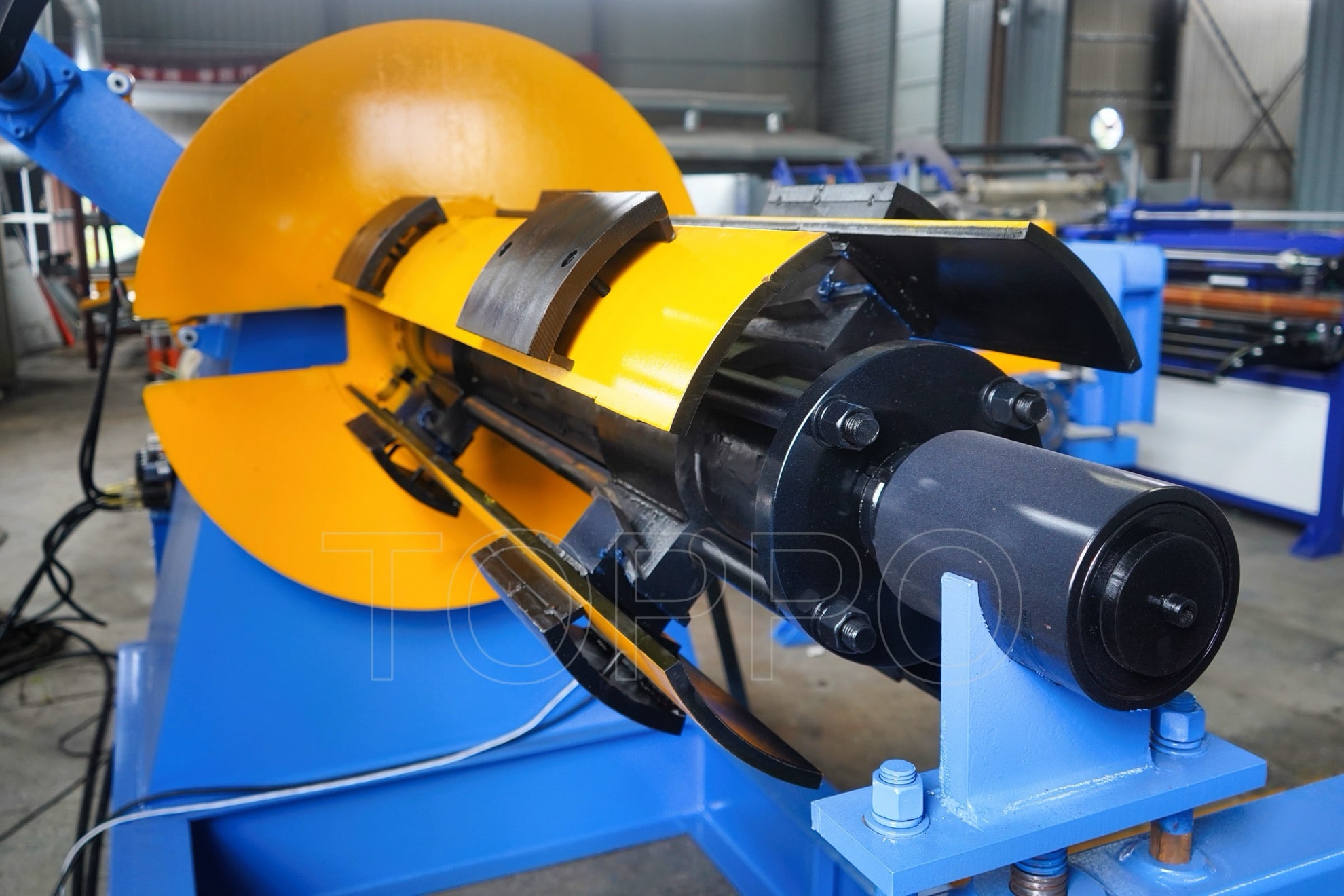 Industrial Decoiler with Hydraulic Coil Car, Pressing Arm, Support Arm & Rotating Disc