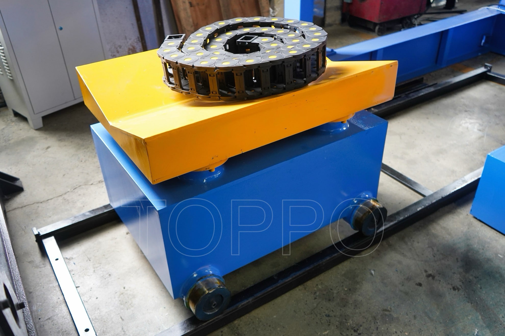 Industrial Decoiler with Hydraulic Coil Car, Pressing Arm, Support Arm & Rotating Disc
