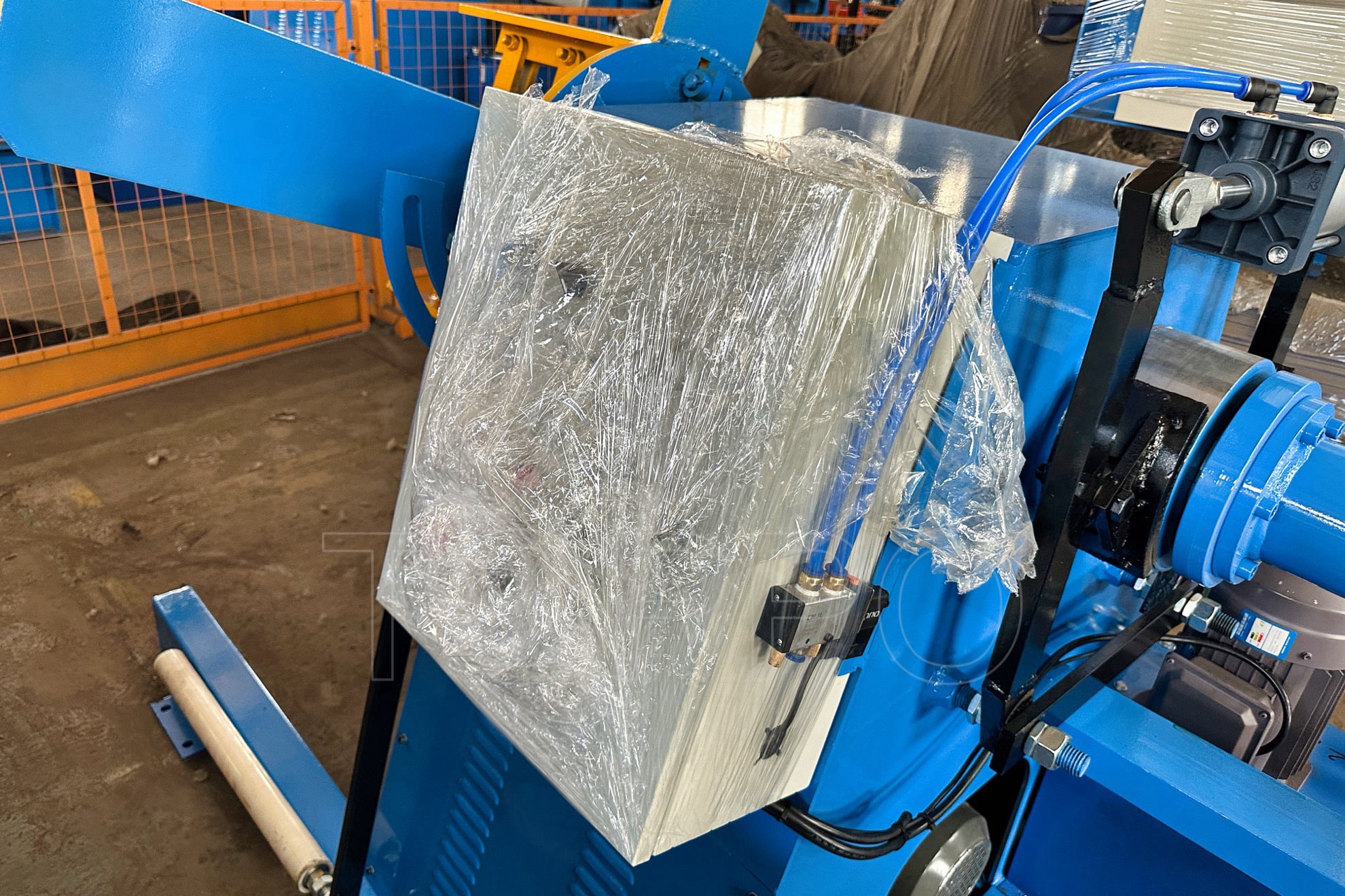 Automatic Hydraulic Decoiler with Coil Car and Pressing Arm