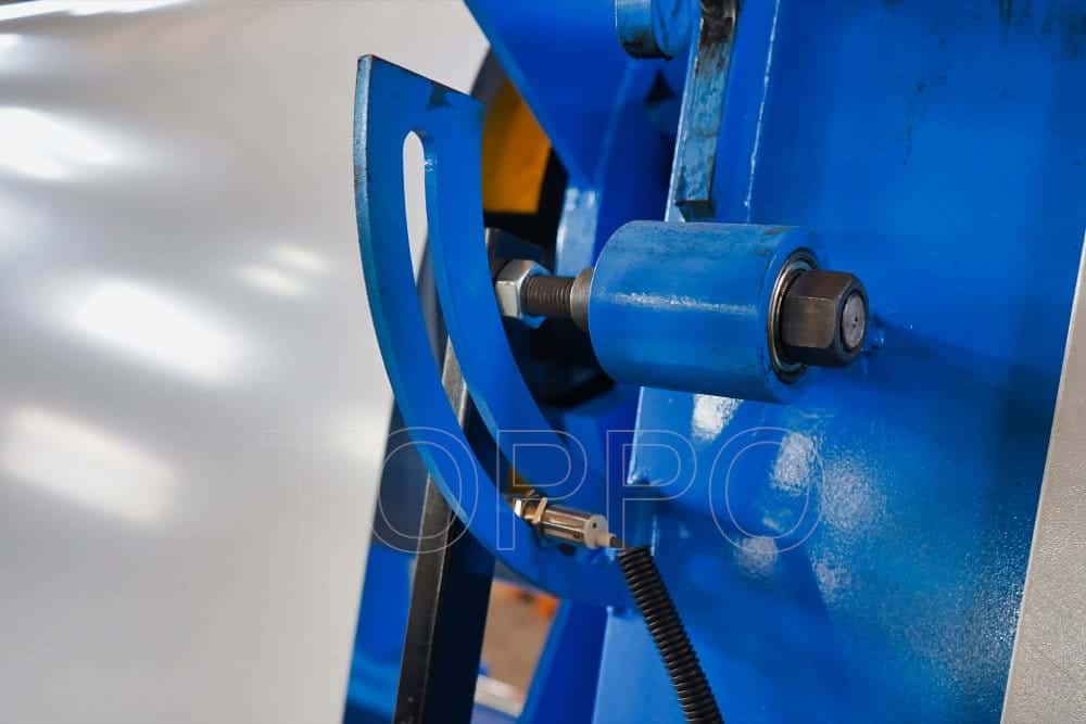 Automatic Decoiler with Coil Car, Support Arm and Red Disc