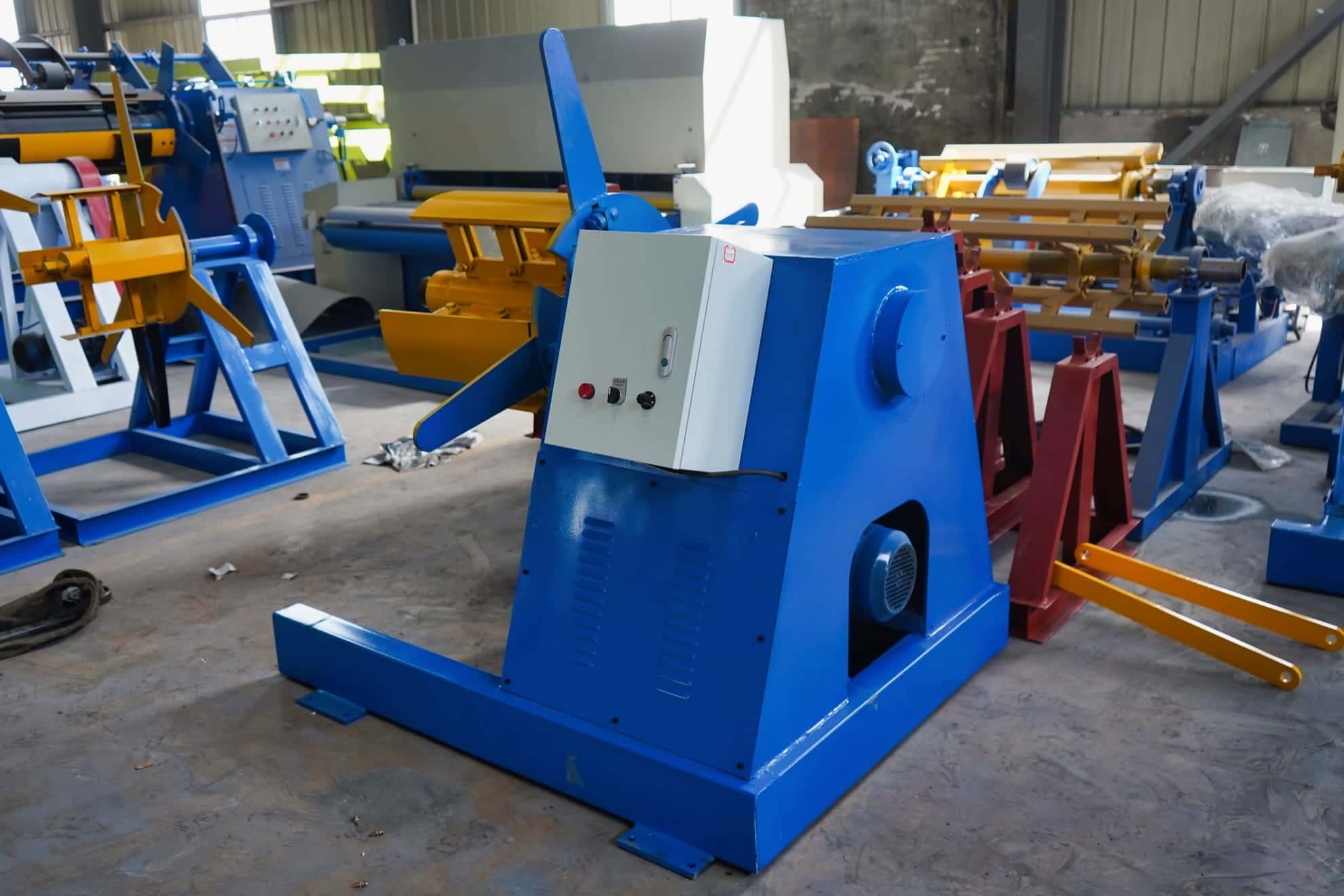 Hydraulic Expansion Electric Decoiler with Loop Arm