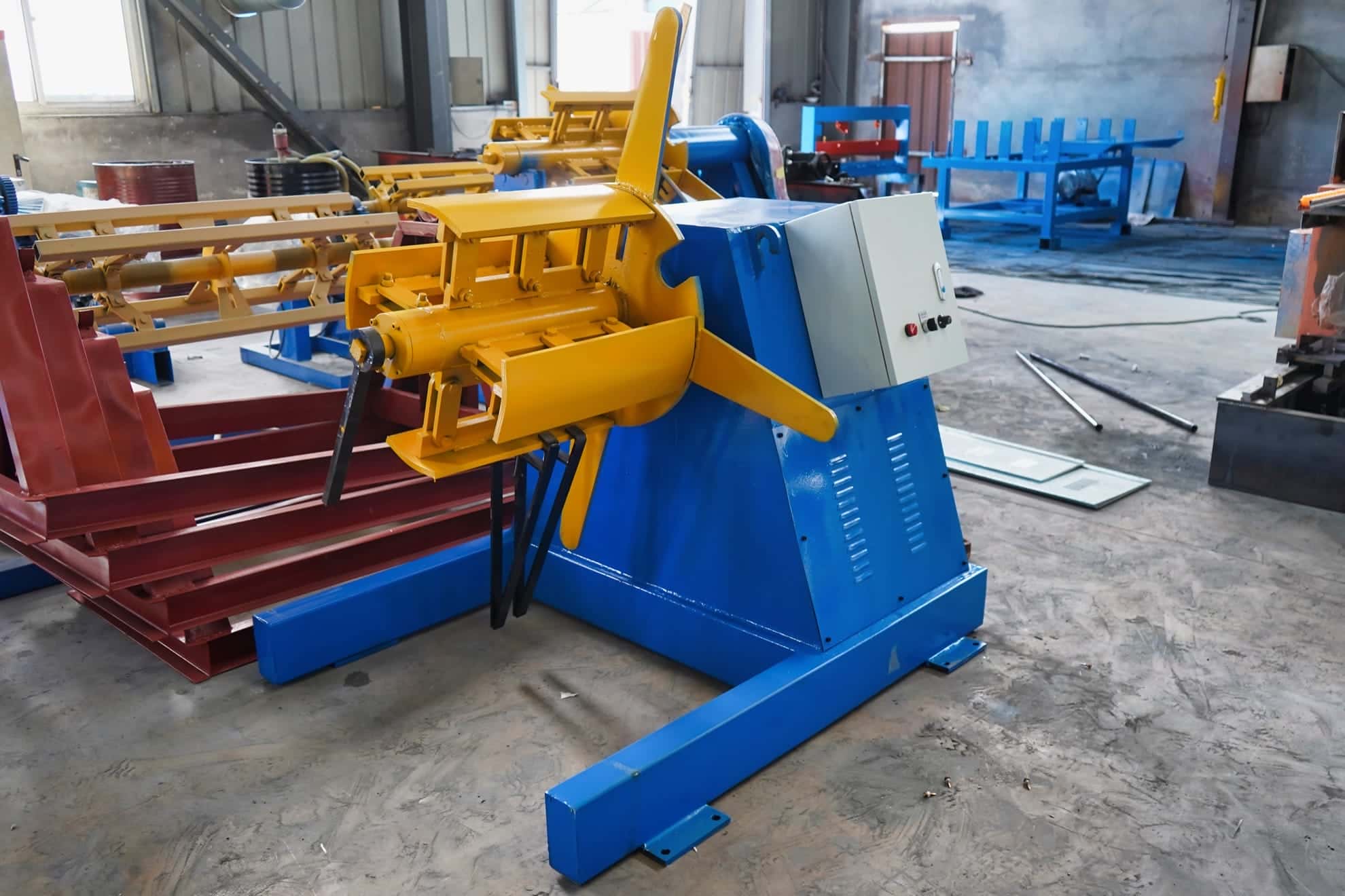 Hydraulic Expansion Electric Decoiler with Loop Arm