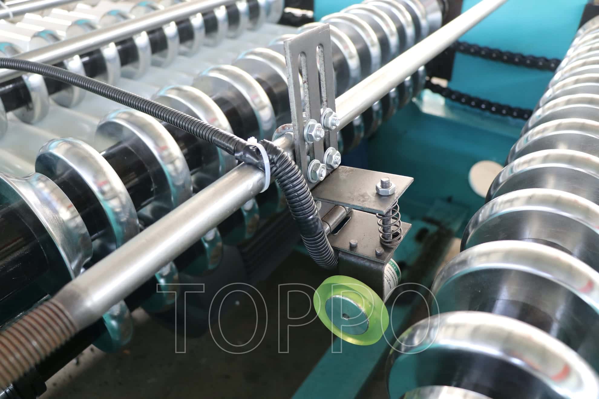 PLC Automatic Corrugated Roll Forming Machine for Roofing Sheet Production