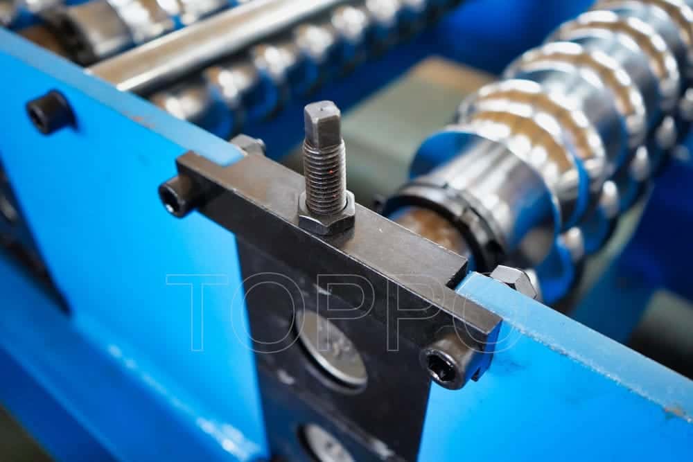 Corrugated Roll Forming Machine with Dual Arm Hydraulic Cutting