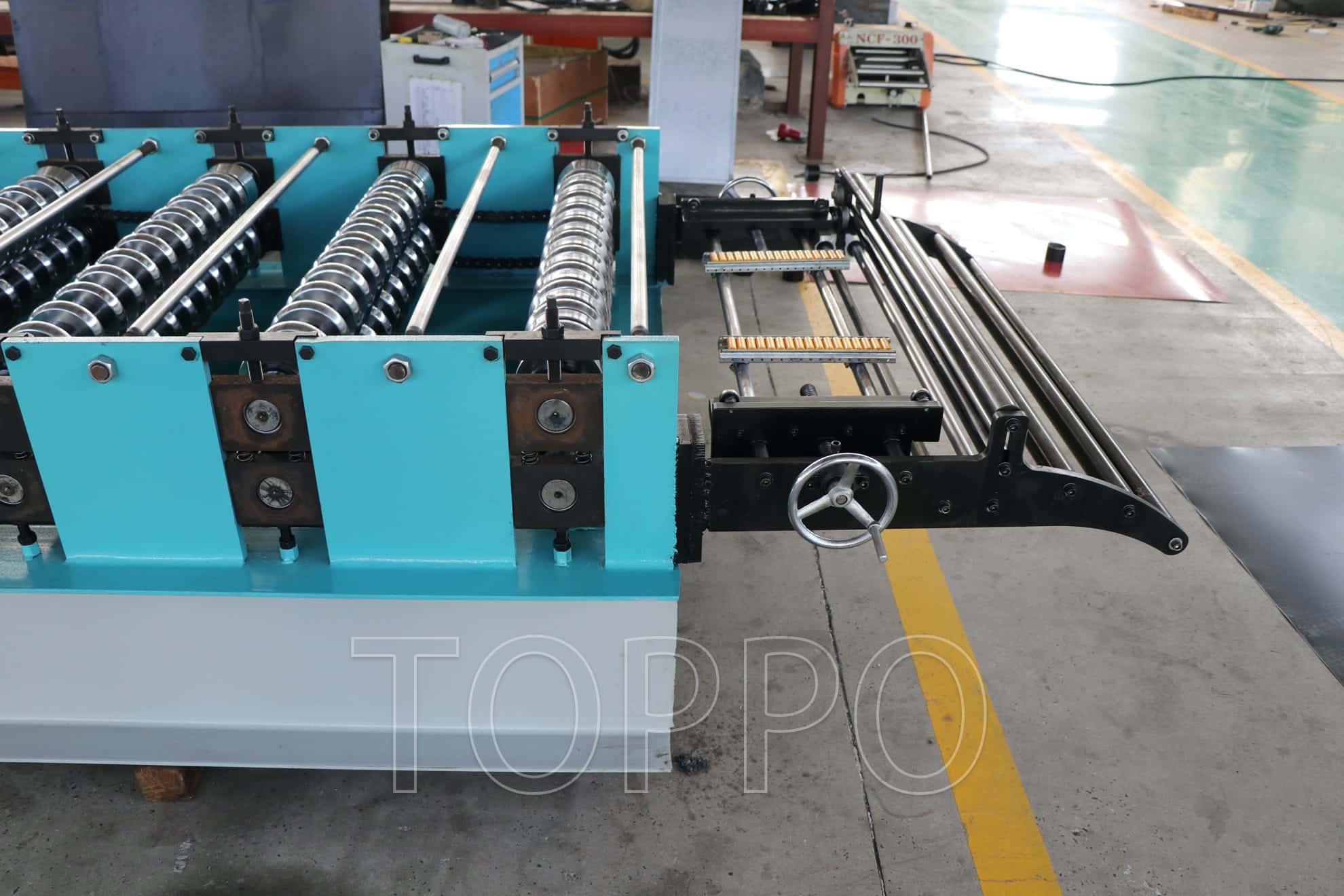 PLC Automatic Corrugated Roll Forming Machine for Roofing Sheet Production