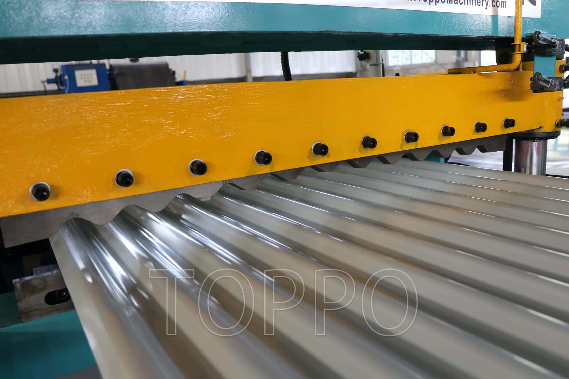 PLC Automatic Corrugated Roll Forming Machine for Roofing Sheet Production