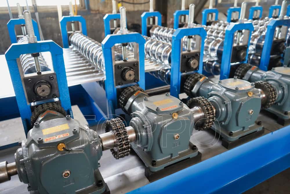 PLC Fully Automatic Color Steel Corrugated Roof Sheet Roll Forming Machine