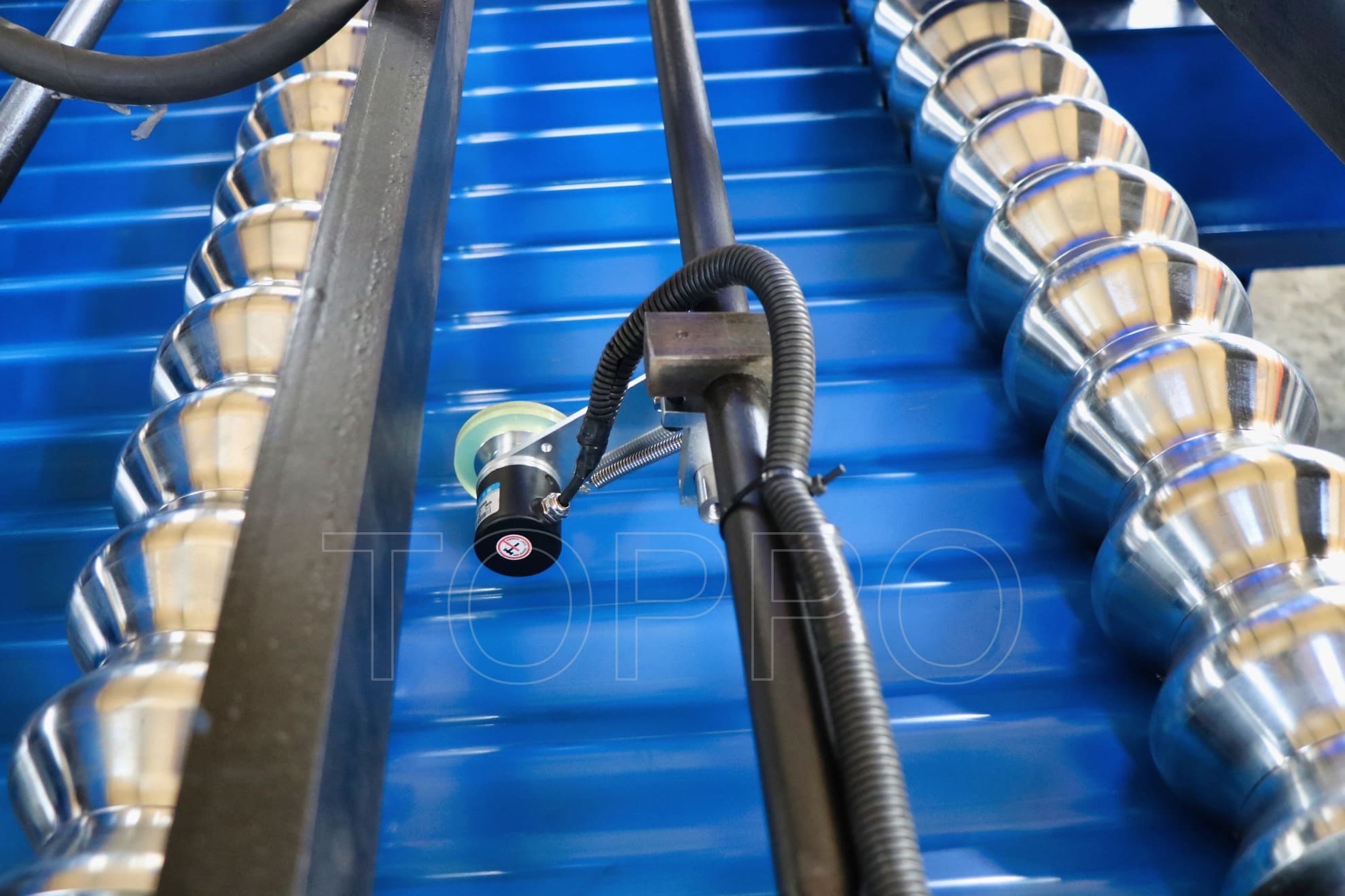 High Precision Corrugated Roll Forming Machine for Roofing Sheets