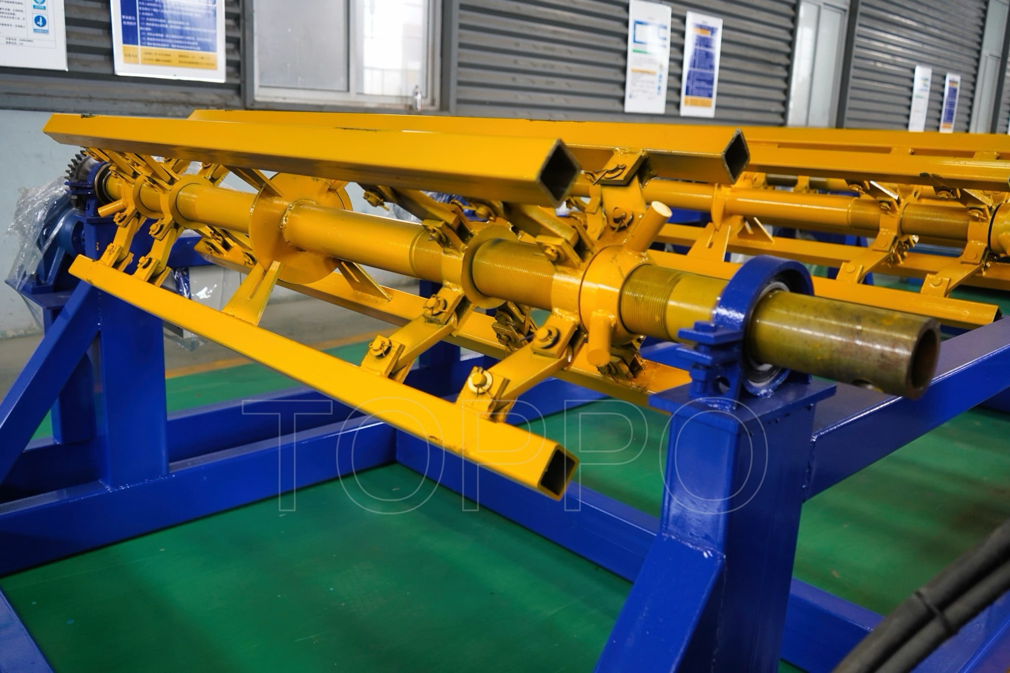 Triple Shaft Electric Decoiler for Multi-Coil Roll Forming Lines