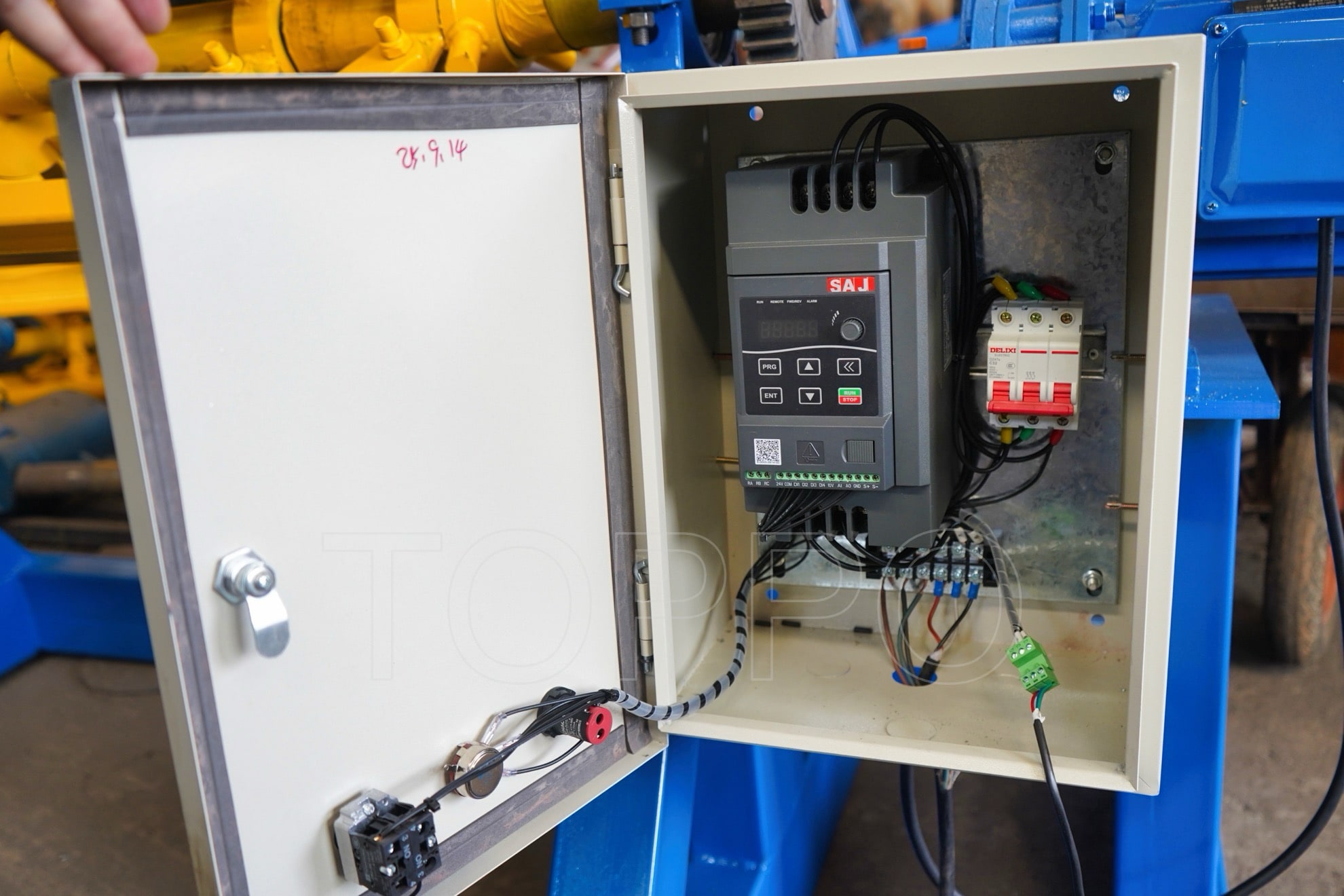 10 Ton Electric Decoiler with Motor Drive and Control Panel