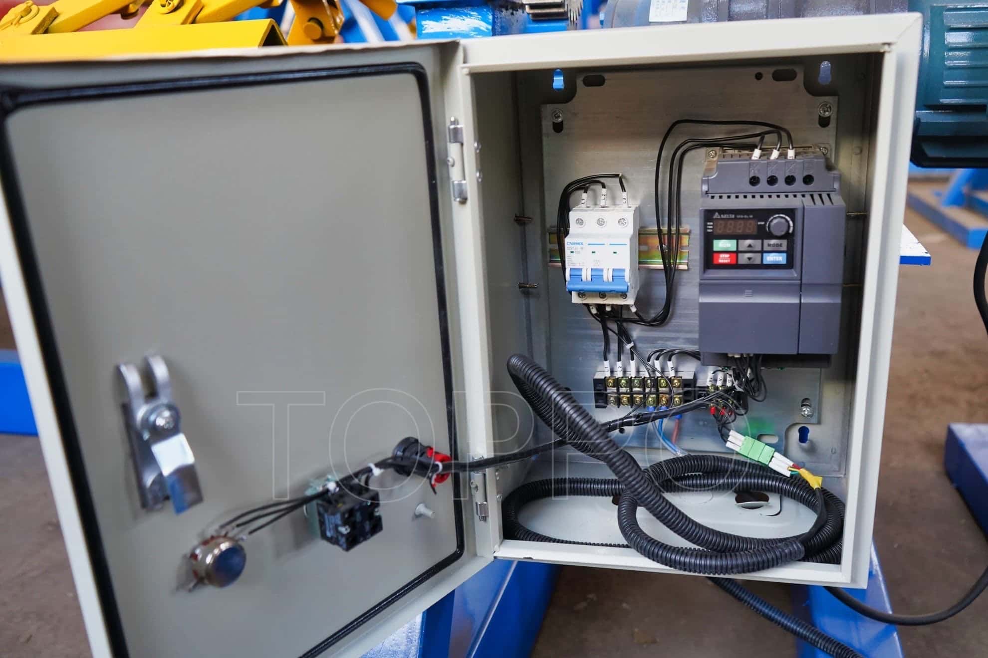 Electric Decoiler with Control Panel for Metal Roll Forming