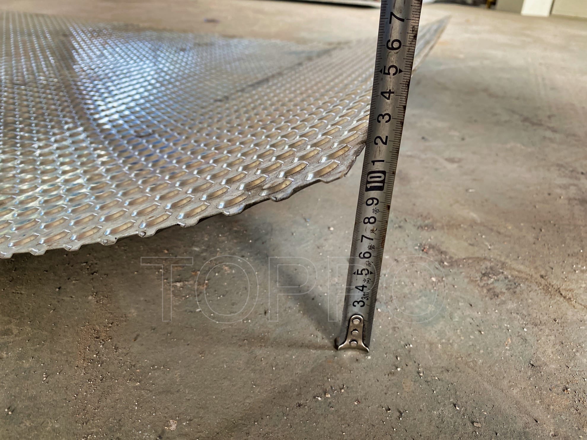 Heavy Duty Steel Plate Embossing Machine with Diamond Pattern Rollers