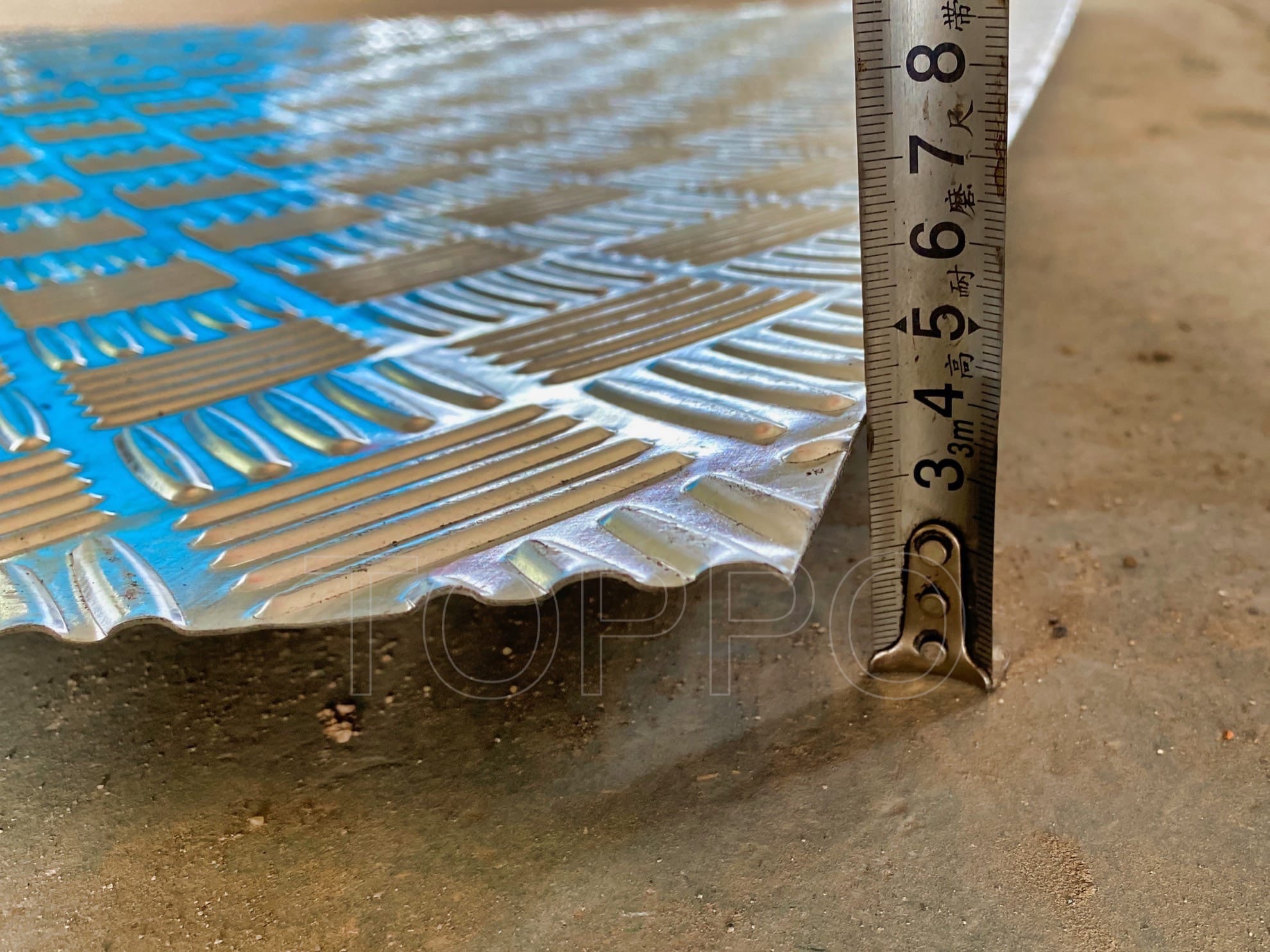 Automatic Leveling Cutting Metal Sheet Embossing Machine