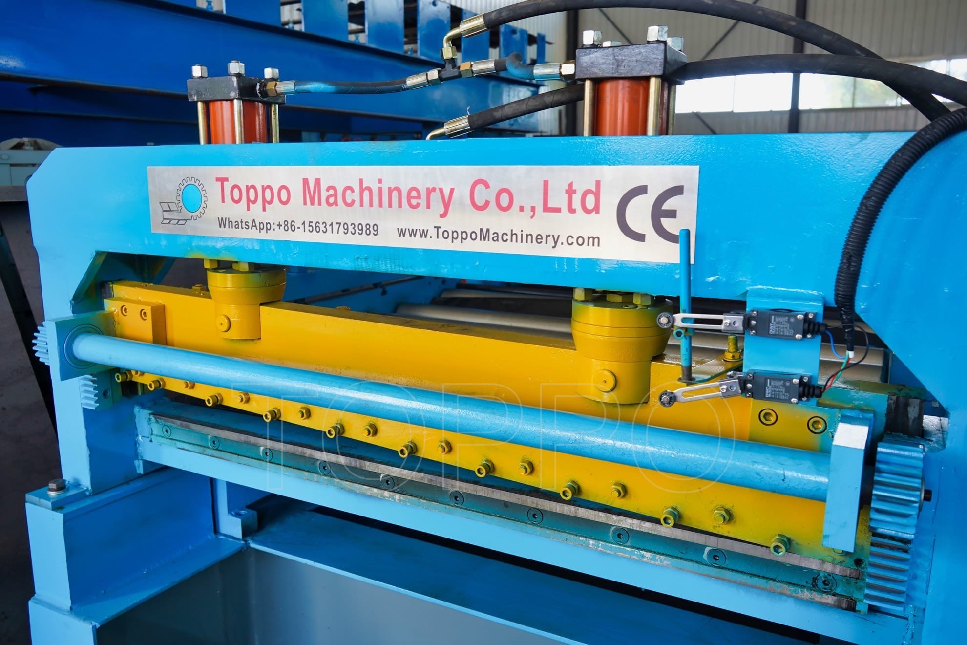 Automatic Leveling Cutting Metal Sheet Embossing Machine