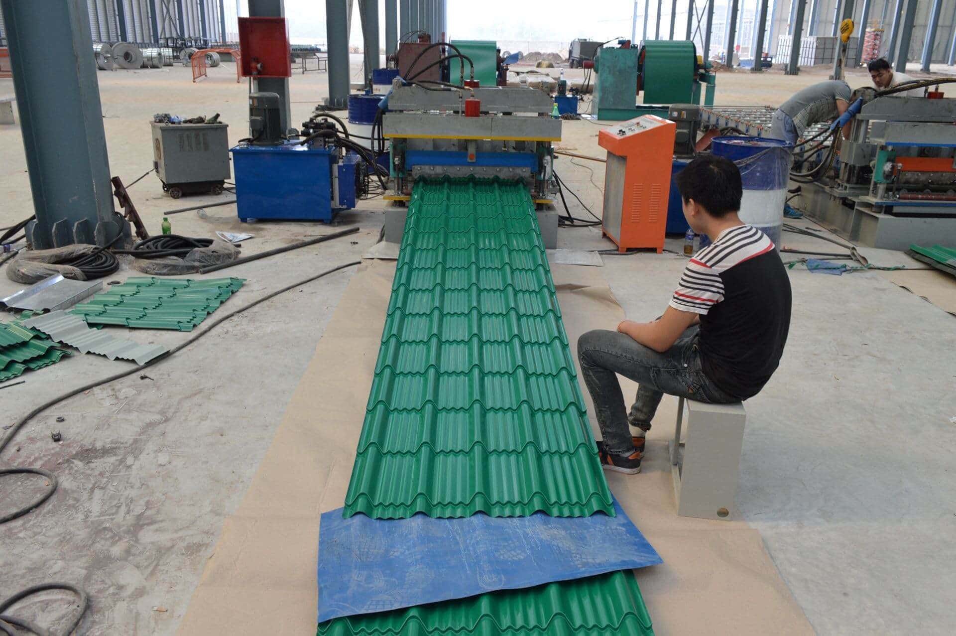 Economical Glazed Tile Roll Forming Machine with Simple Control Panel