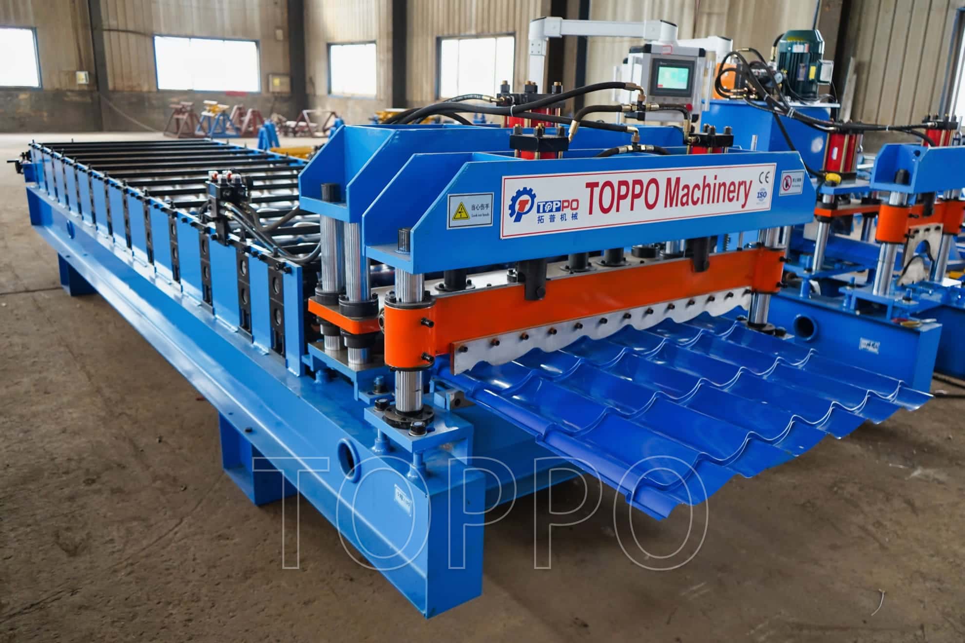 Glazed Tile Roll Forming Machine with Touchscreen Panel and Blue Output