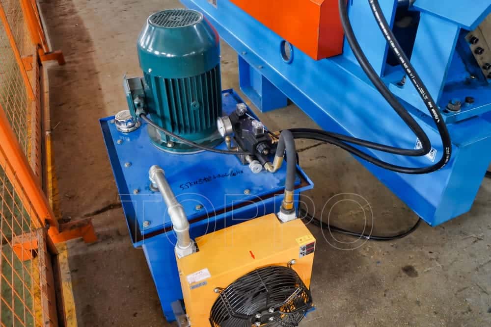 PLC Automatic Gutter Making Machine with Flying Hydraulic Cutting