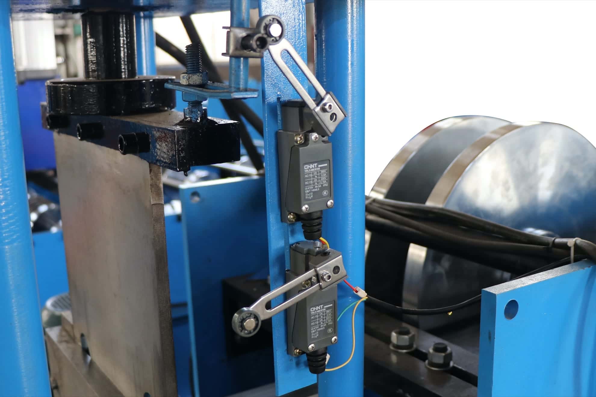 PLC Controlled Automatic Gutter Making Machine with Hydraulic Cutting