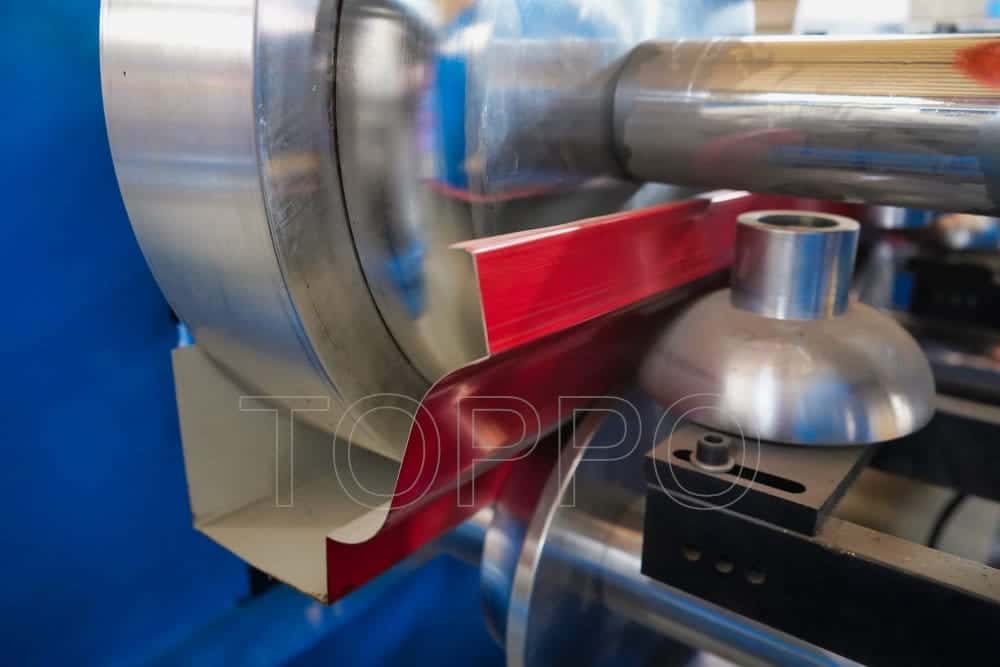 PLC Automatic Gutter Making Machine with Flying Hydraulic Cutting