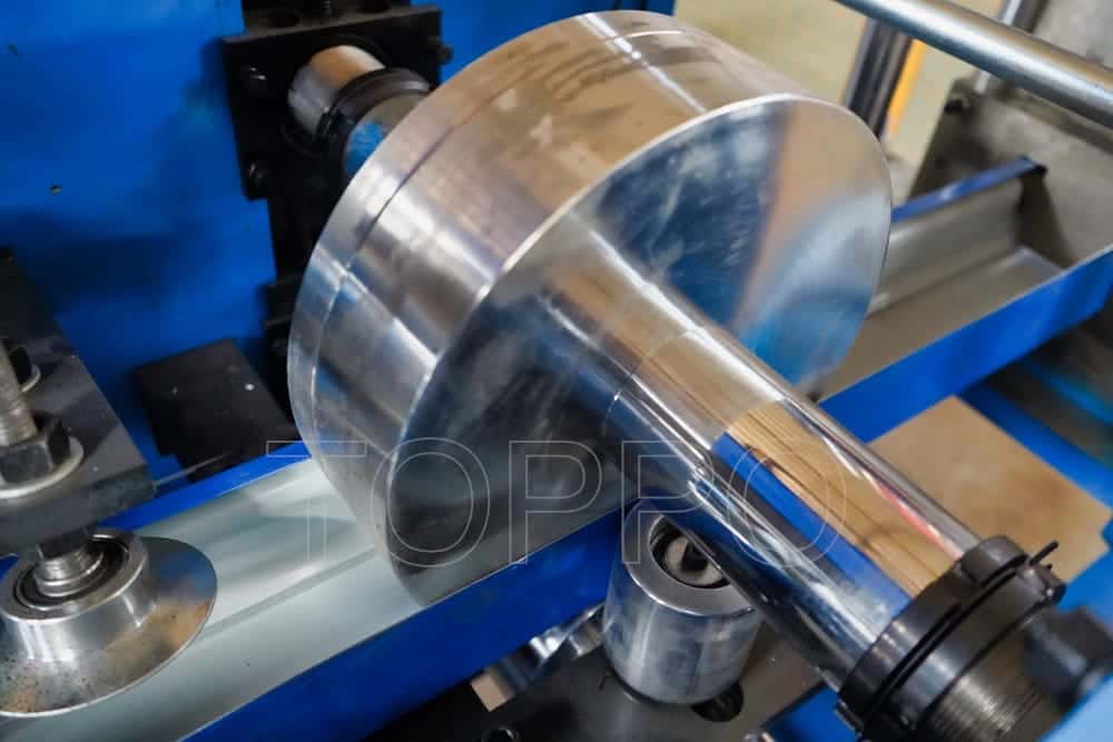 Automatic Metal Gutter Making Machine with Hydraulic Cutting System