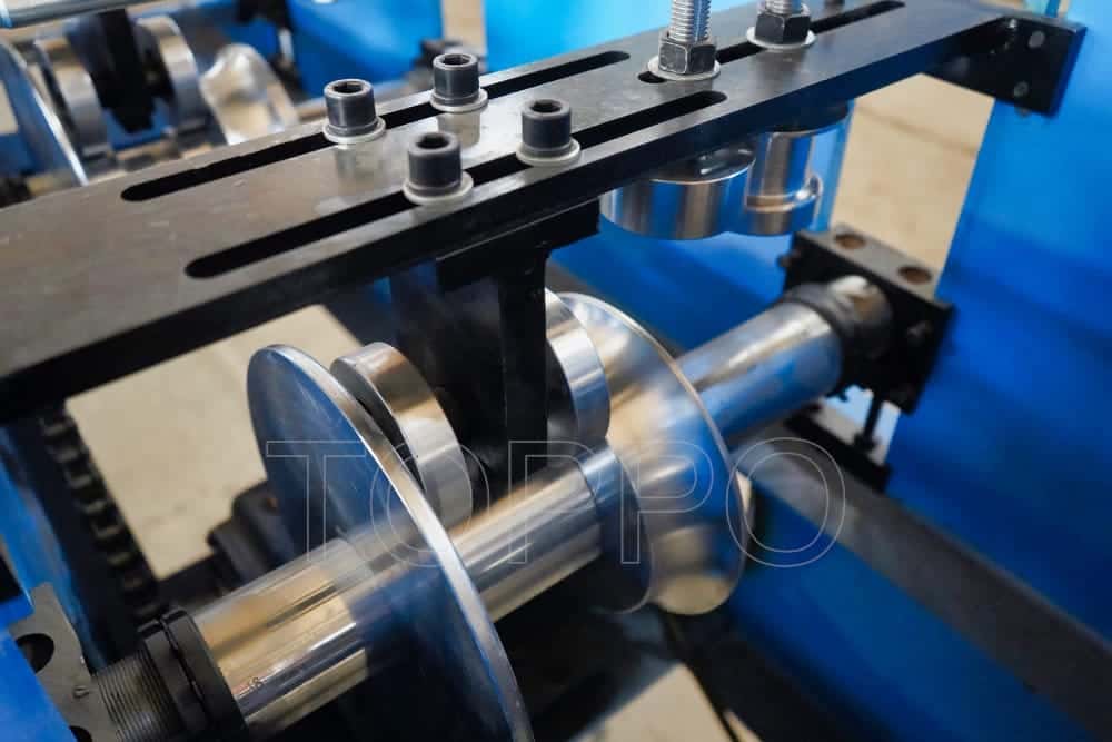PLC Automatic Gutter Making Machine with Flying Hydraulic Cutting