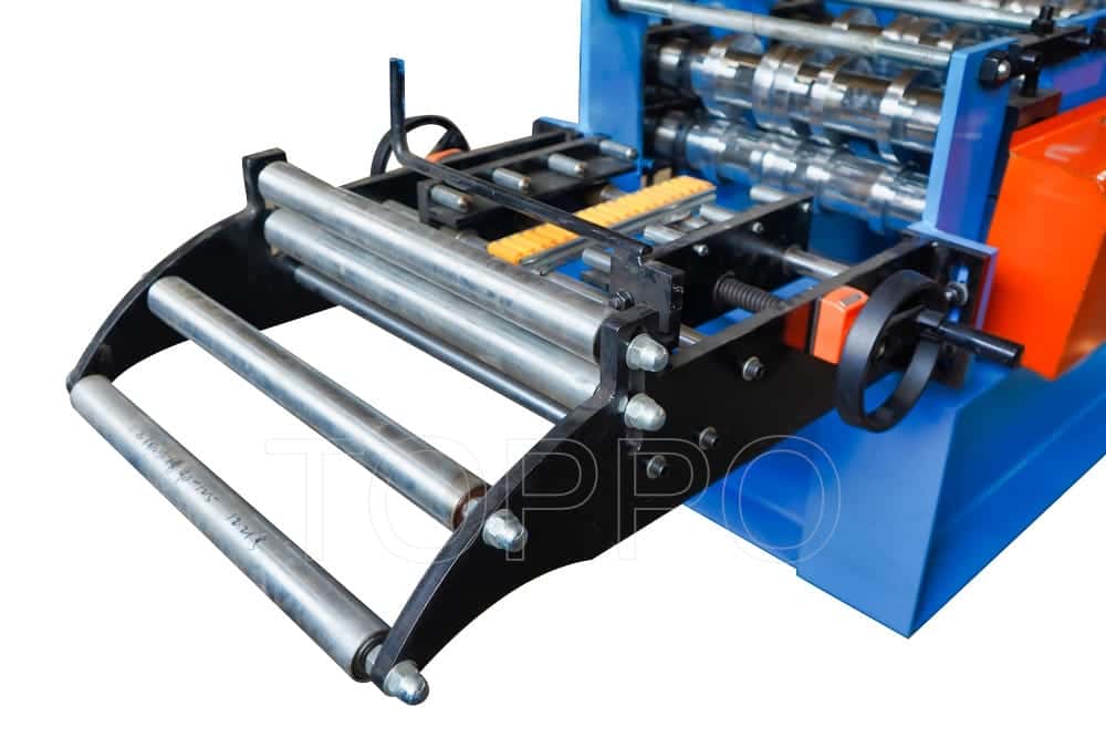 Automatic Metal Gutter Making Machine with Hydraulic Cutting System