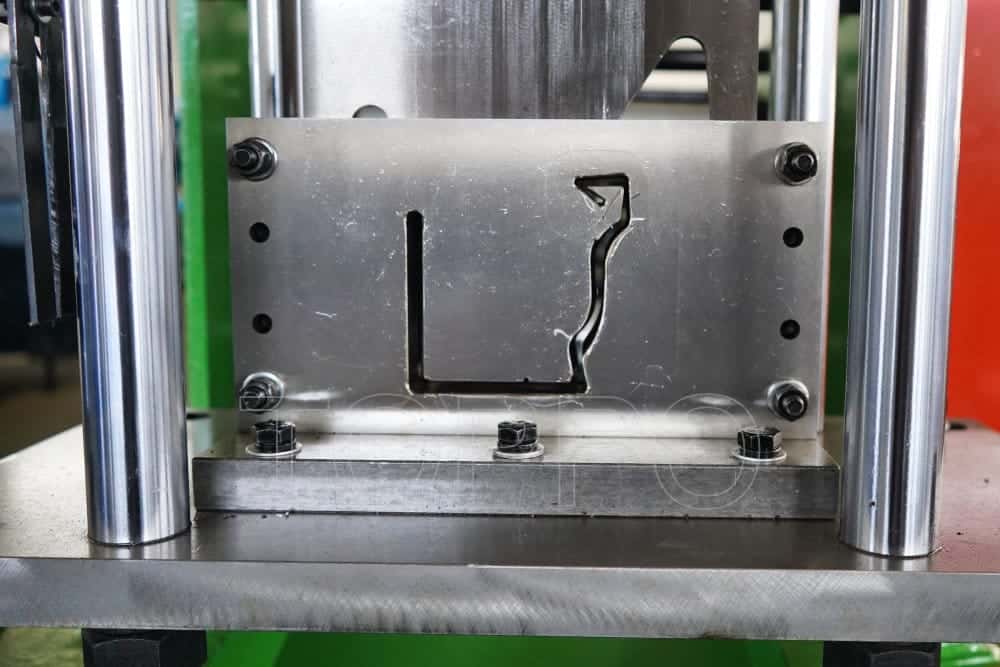 Green Frame Automatic Gutter Making Machine for Metal Rain Gutter Production