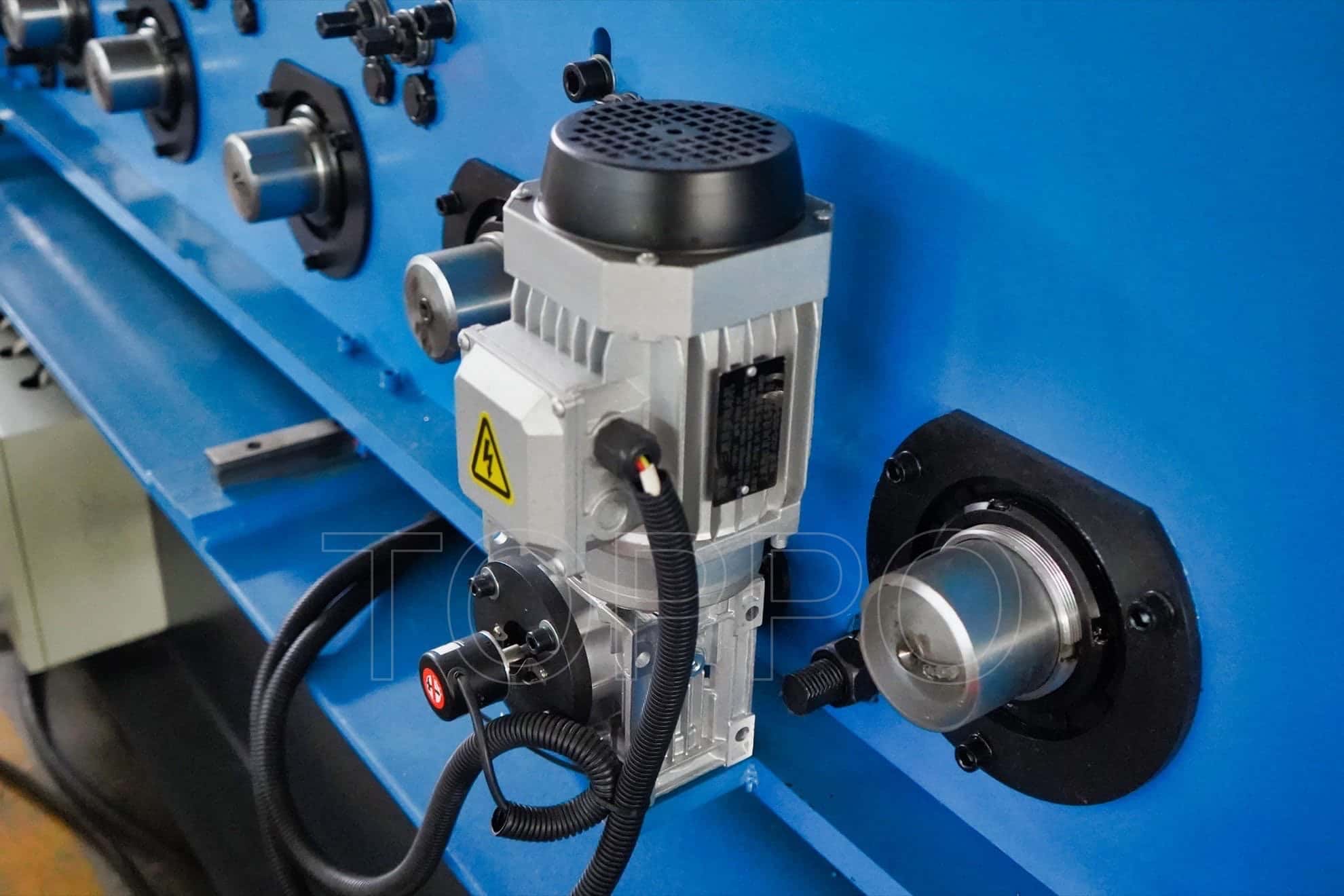 High Accuracy CZU Purlin Roll Forming Machine with Precision Rollers