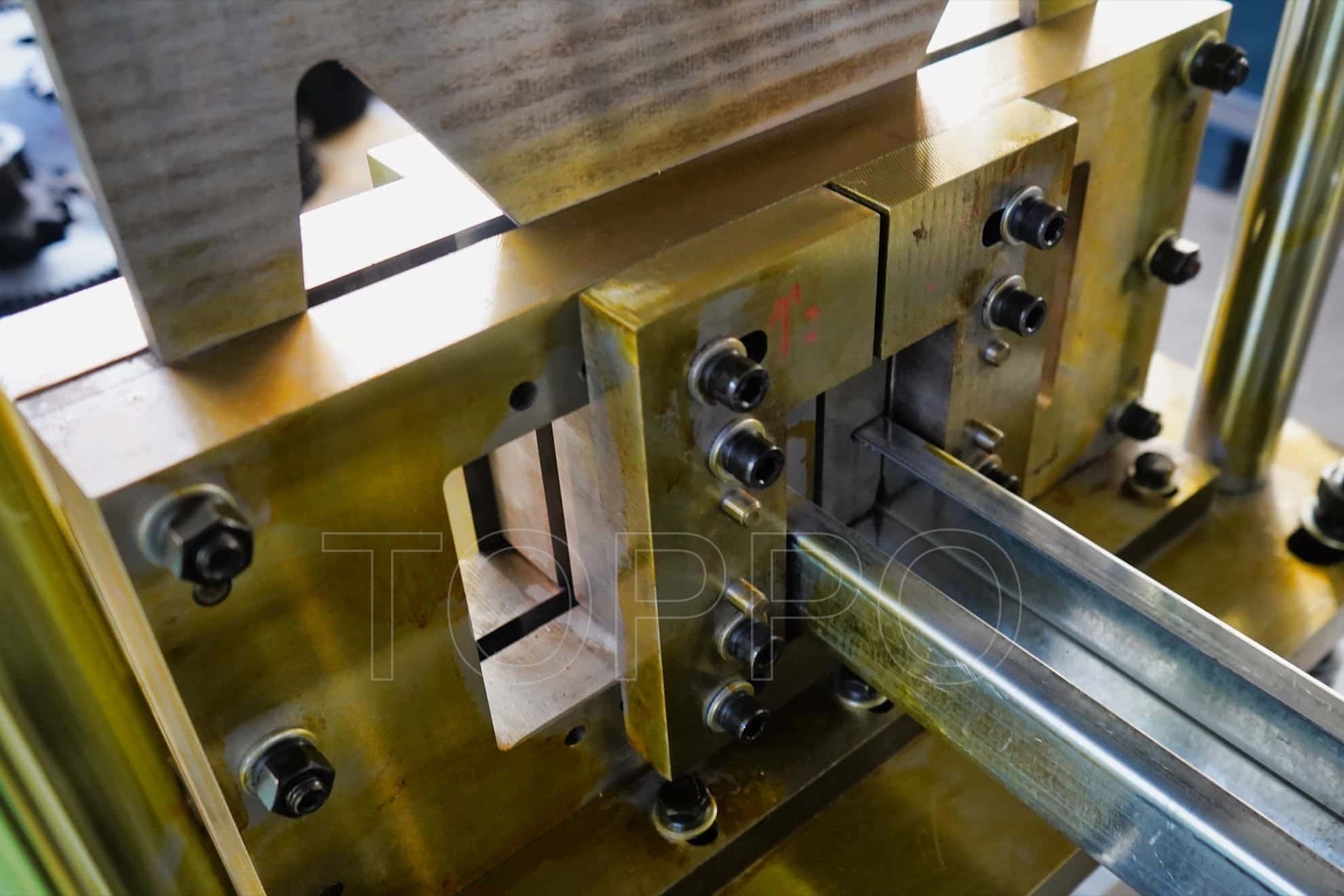 Fully Automatic CZU Purlin Roll Forming Machine with PLC Control System