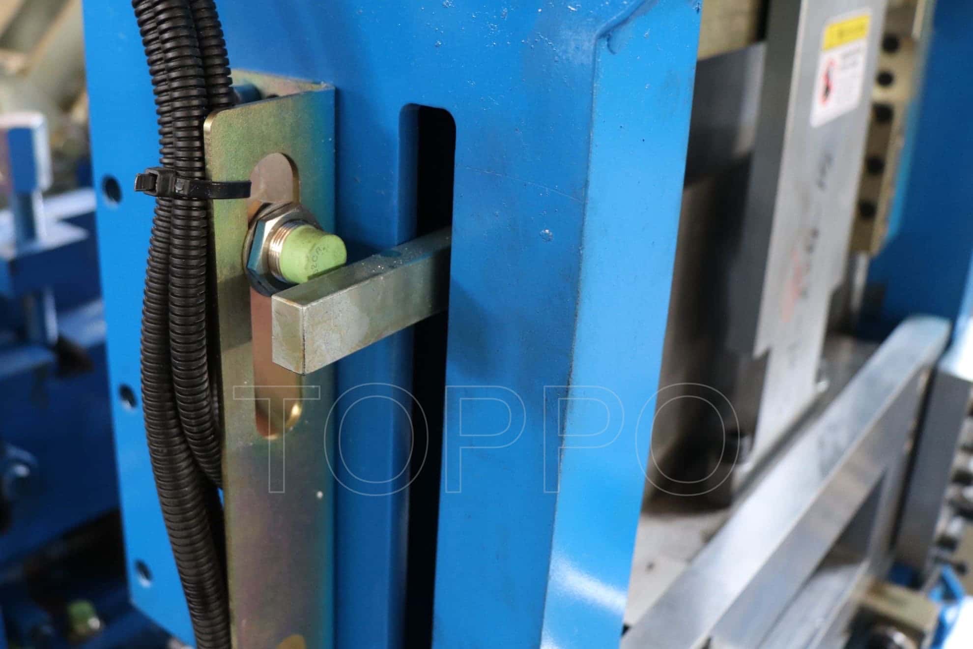 Fully Automatic CZU Purlin Roll Forming Machine with Hydraulic Punching