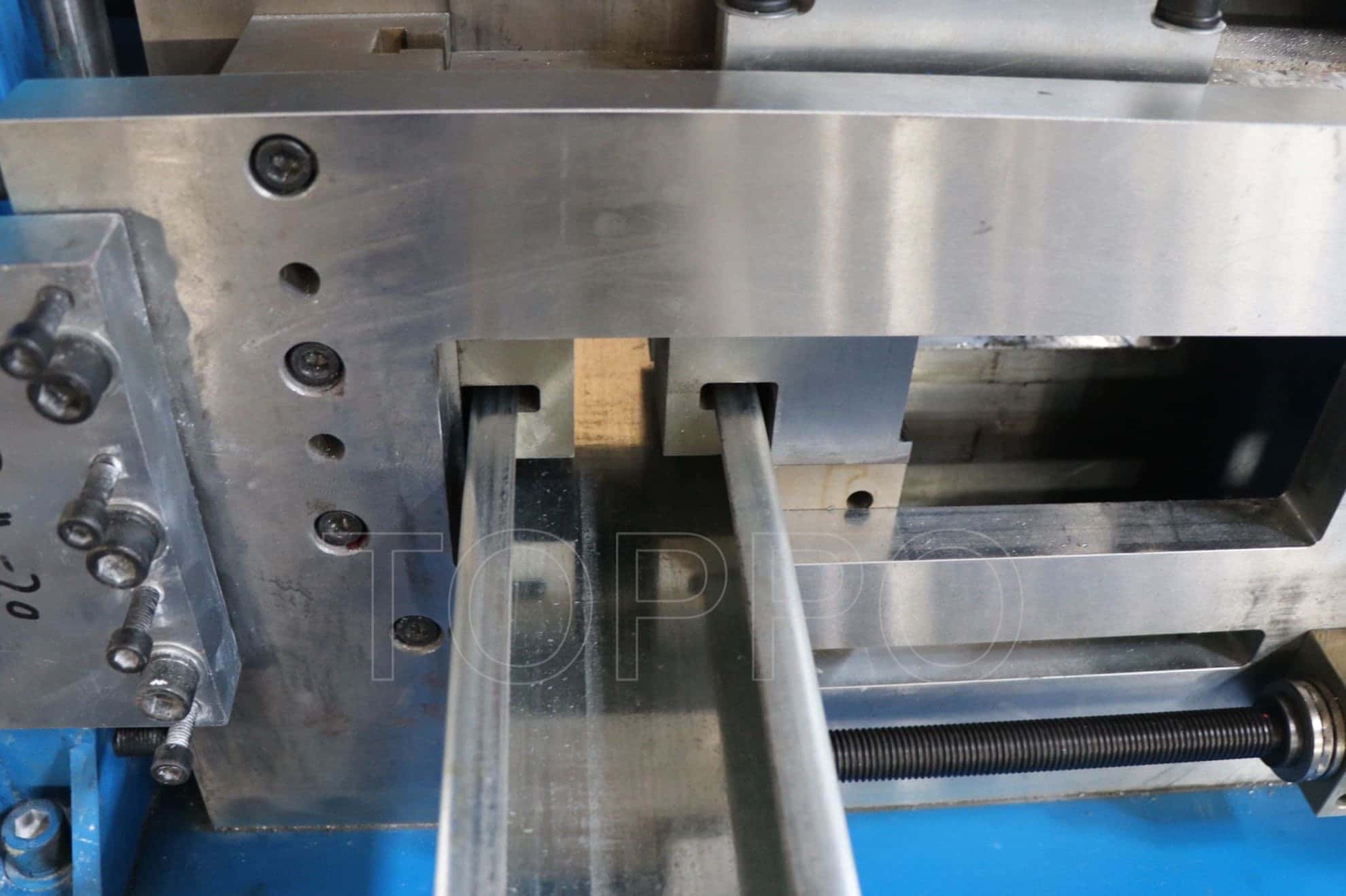 Blue CZ Purlin Roll Forming Machine Without Punching Unit