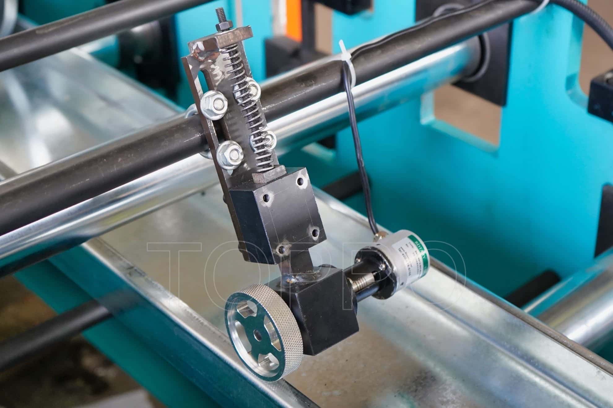 High Speed CZU Purlin Roll Forming Machine with Hydraulic Cutting