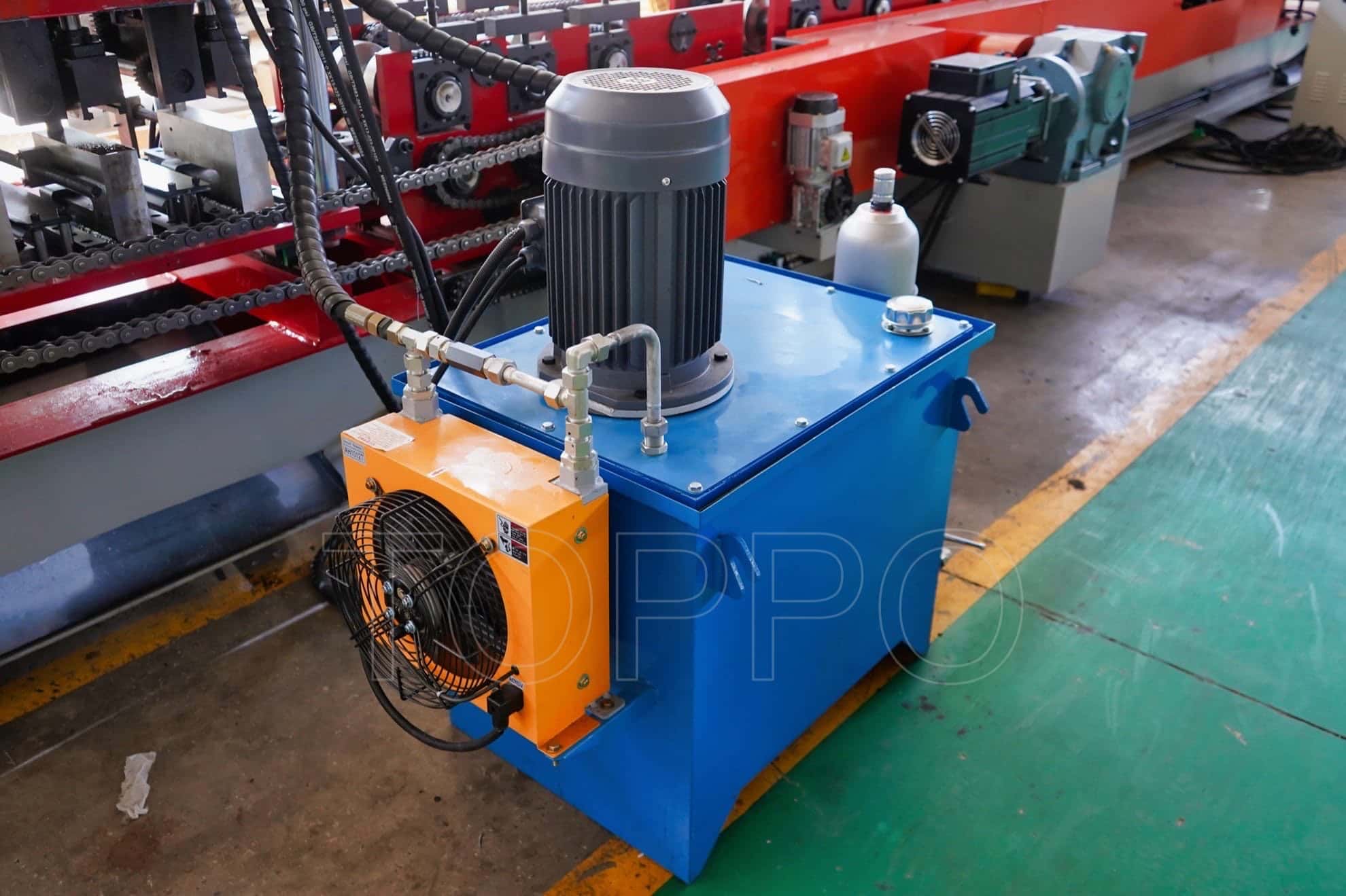 Red CZU Purlin Roll Forming Machine with Interchangeable Profiles