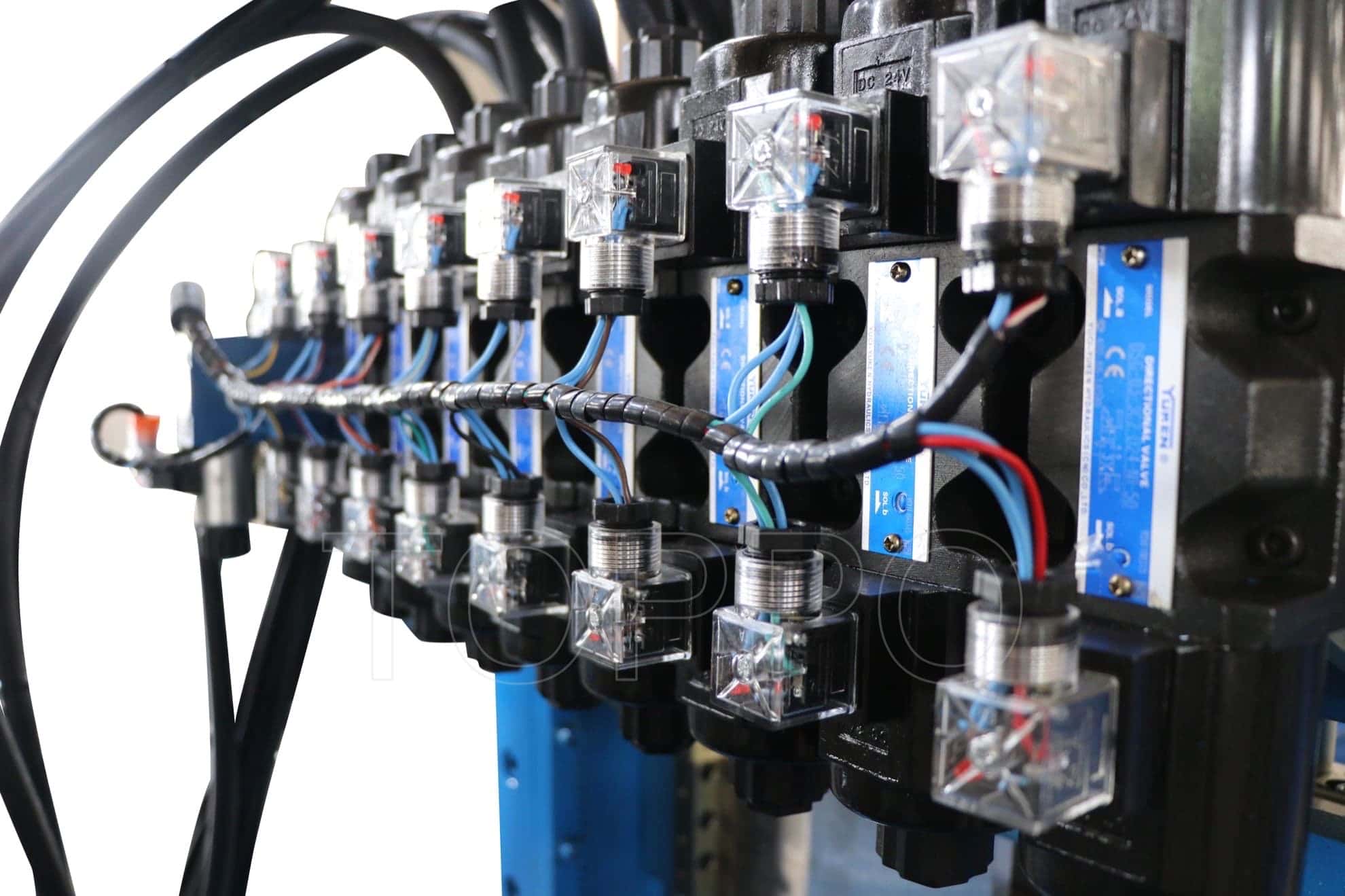 Advanced PLC Controlled CZU Purlin Roll Forming Machine with Hydraulic Punching