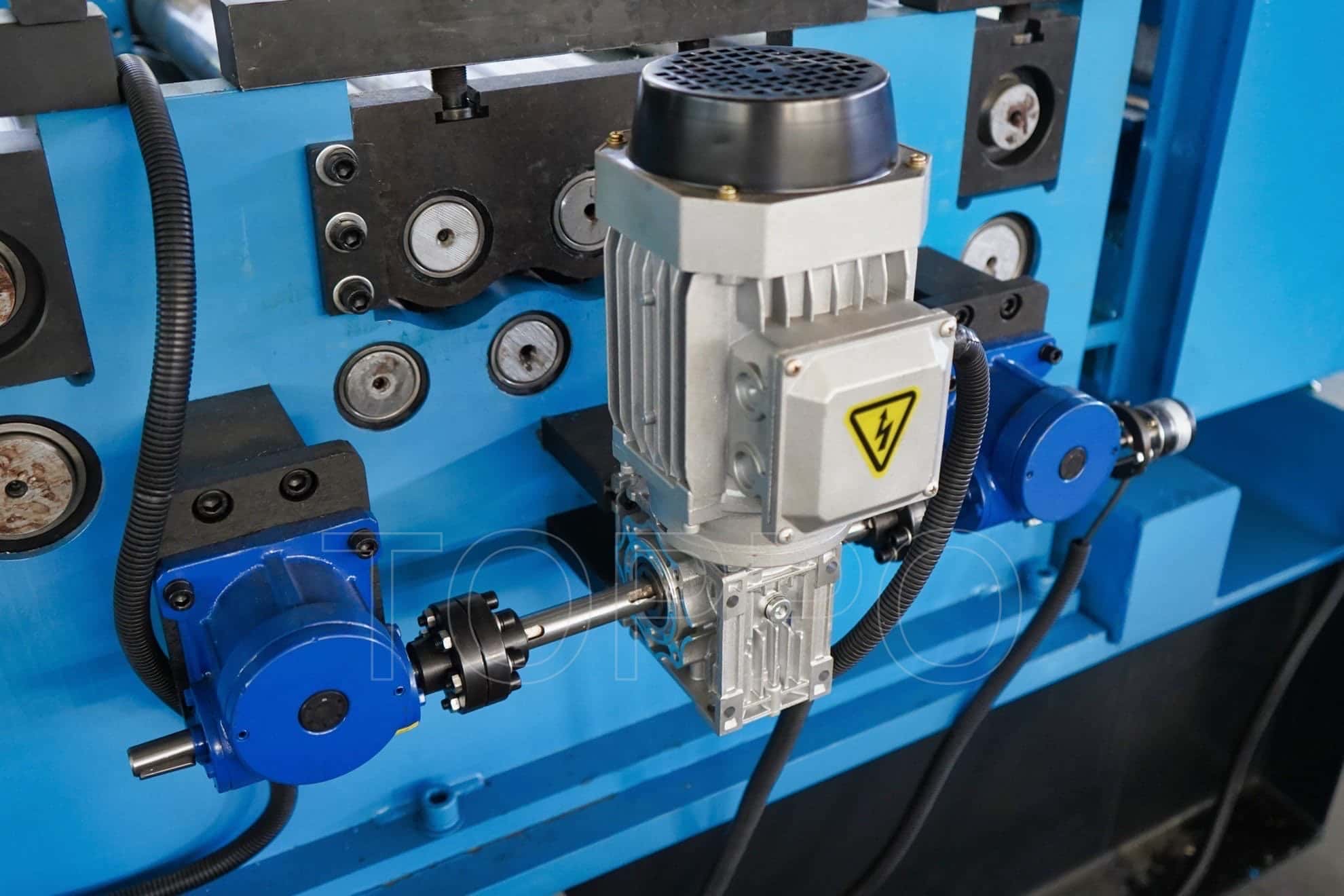 Heavy Duty Automatic CZU Purlin Roll Forming Machine Line