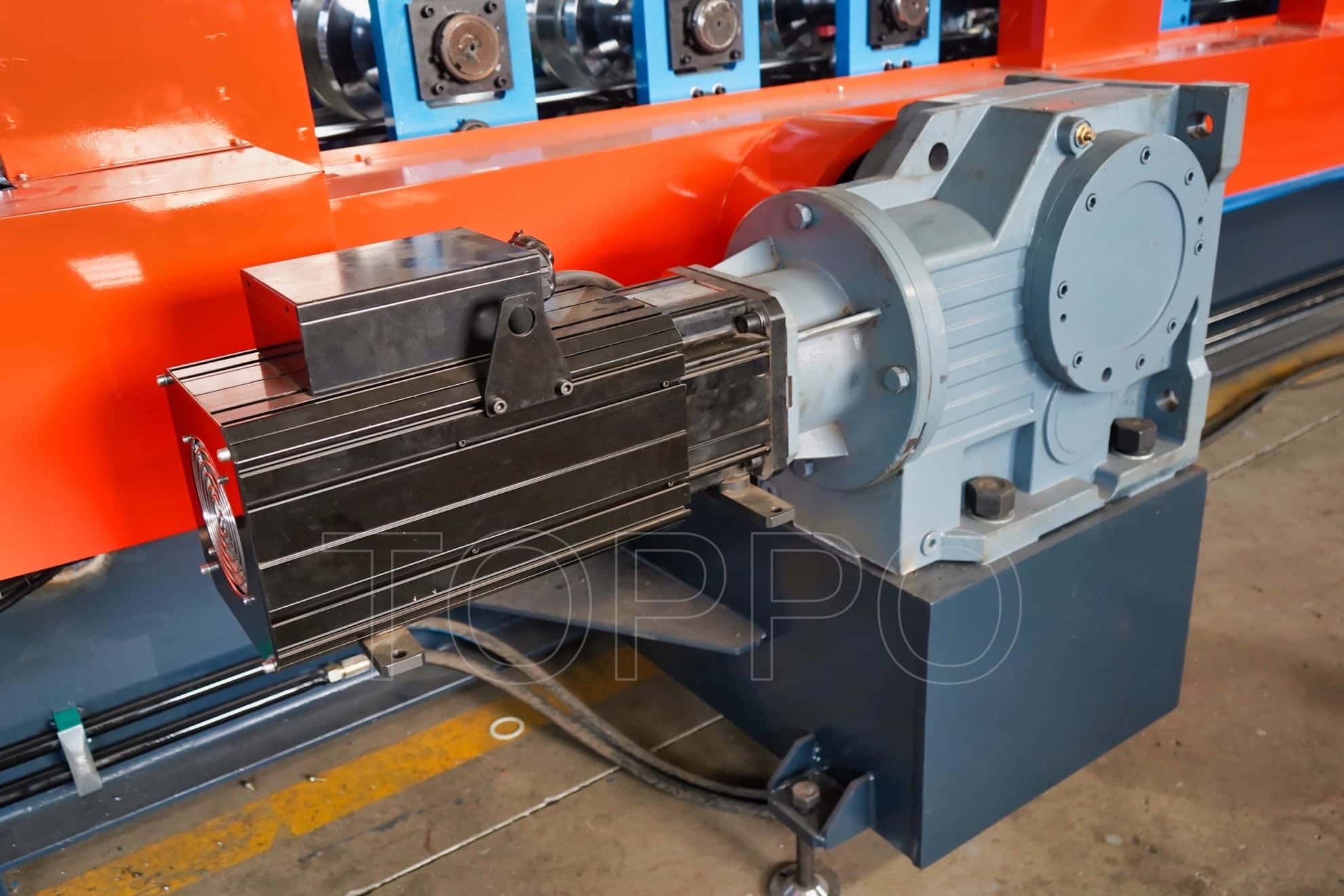 Industrial CZU Purlin Roll Forming Machine with Hydraulic Punching and Cutting