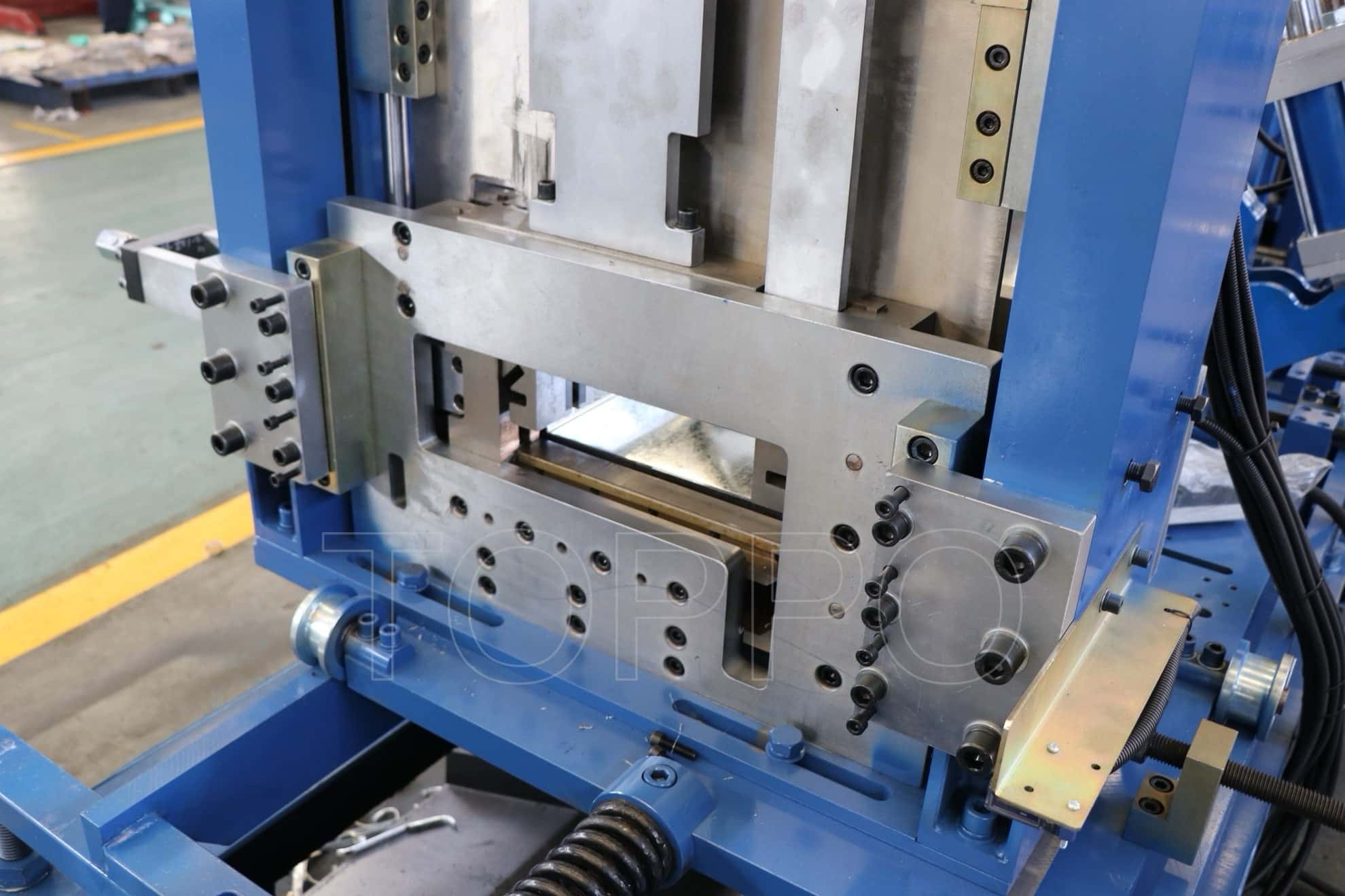 Heavy Duty Automatic CZU Purlin Roll Forming Machine for Steel Structure Production
