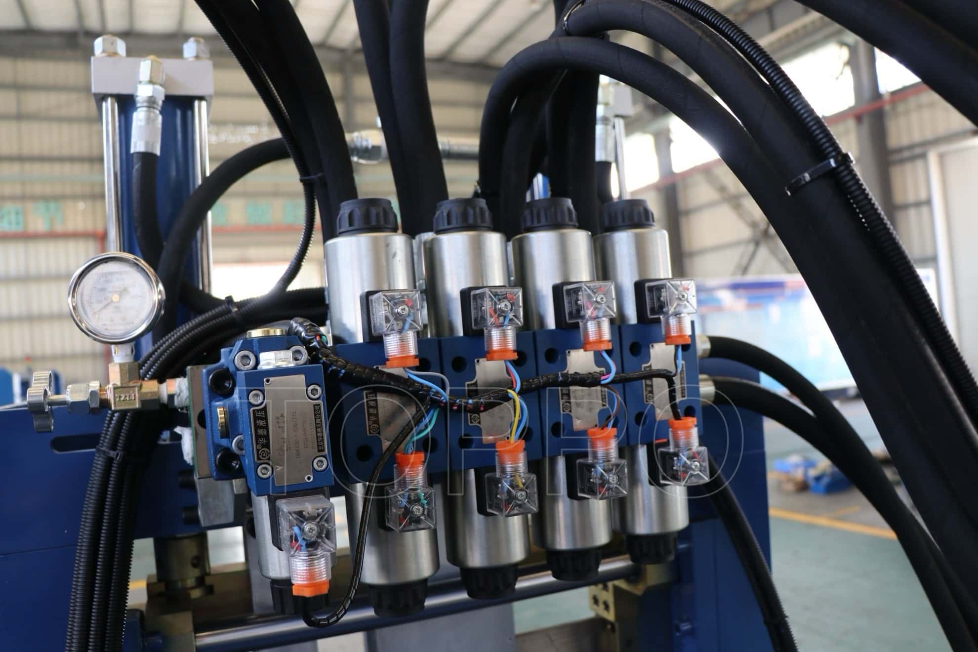 Interchangeable CZU Purlin Roll Forming Machine with Hydraulic Cutting