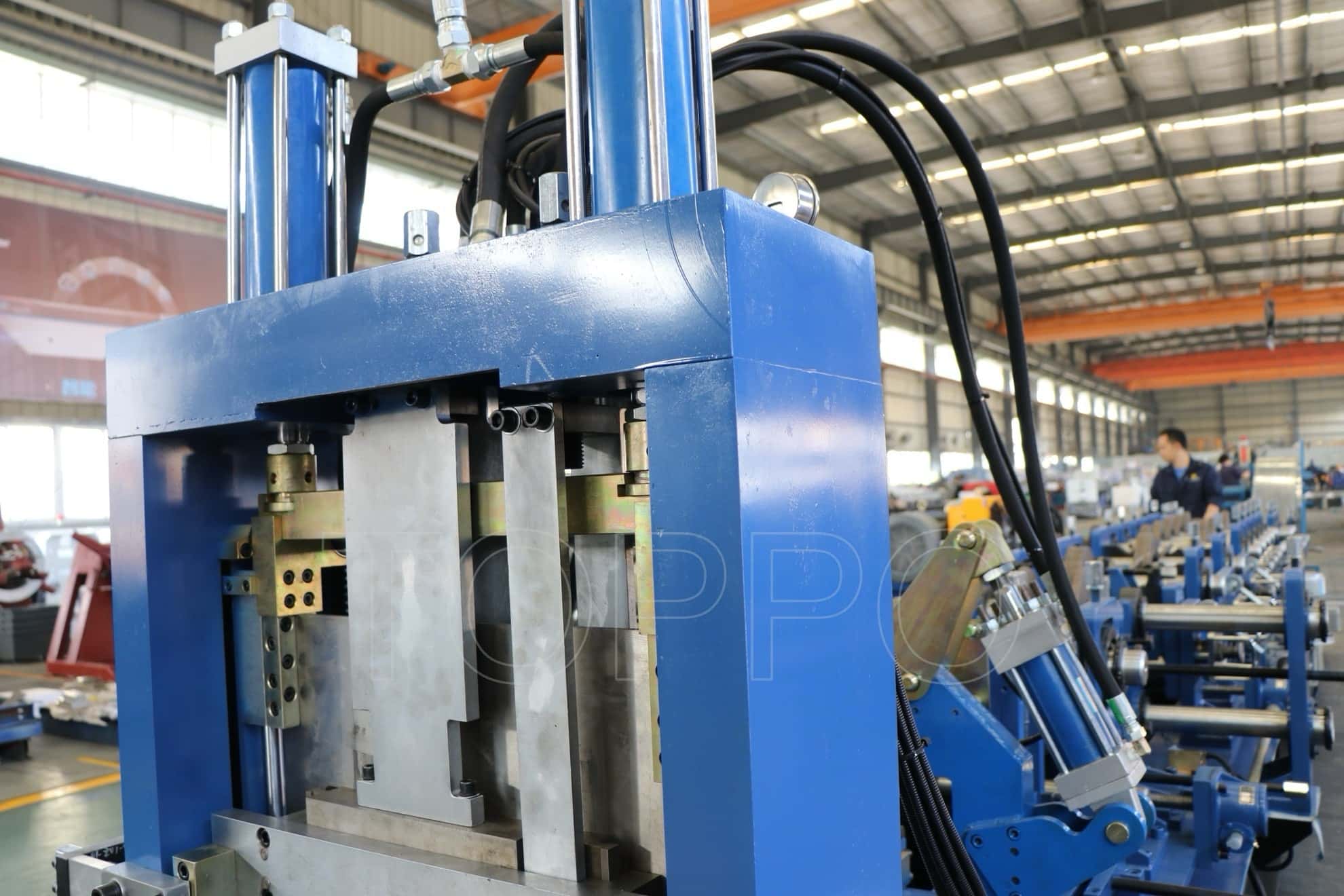 Interchangeable CZU Purlin Roll Forming Machine with Hydraulic Cutting