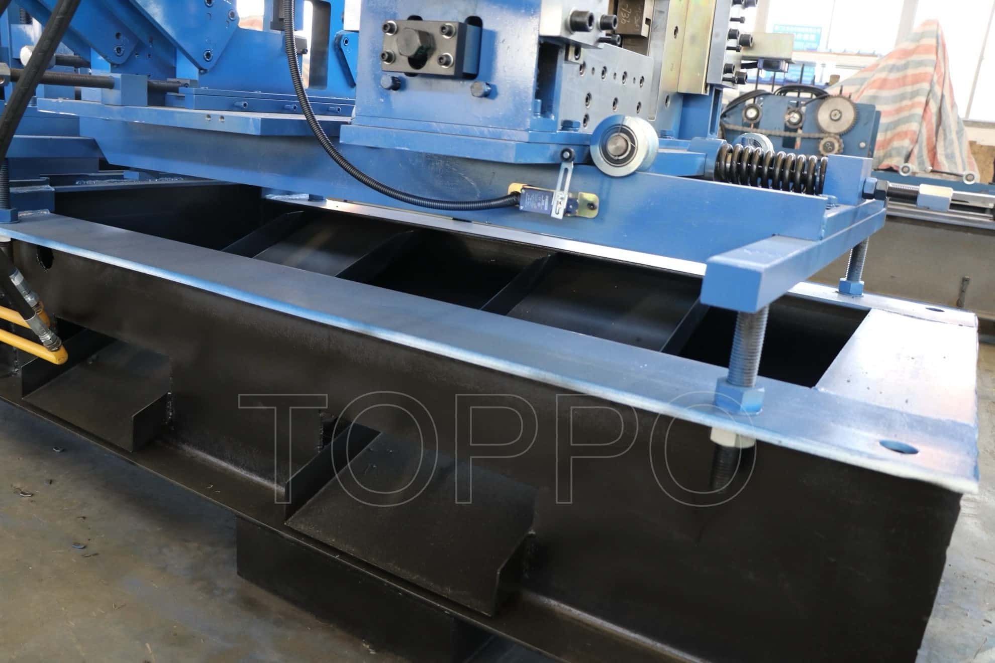CZU Purlin Roll Forming Machine with Hydraulic Cutting System