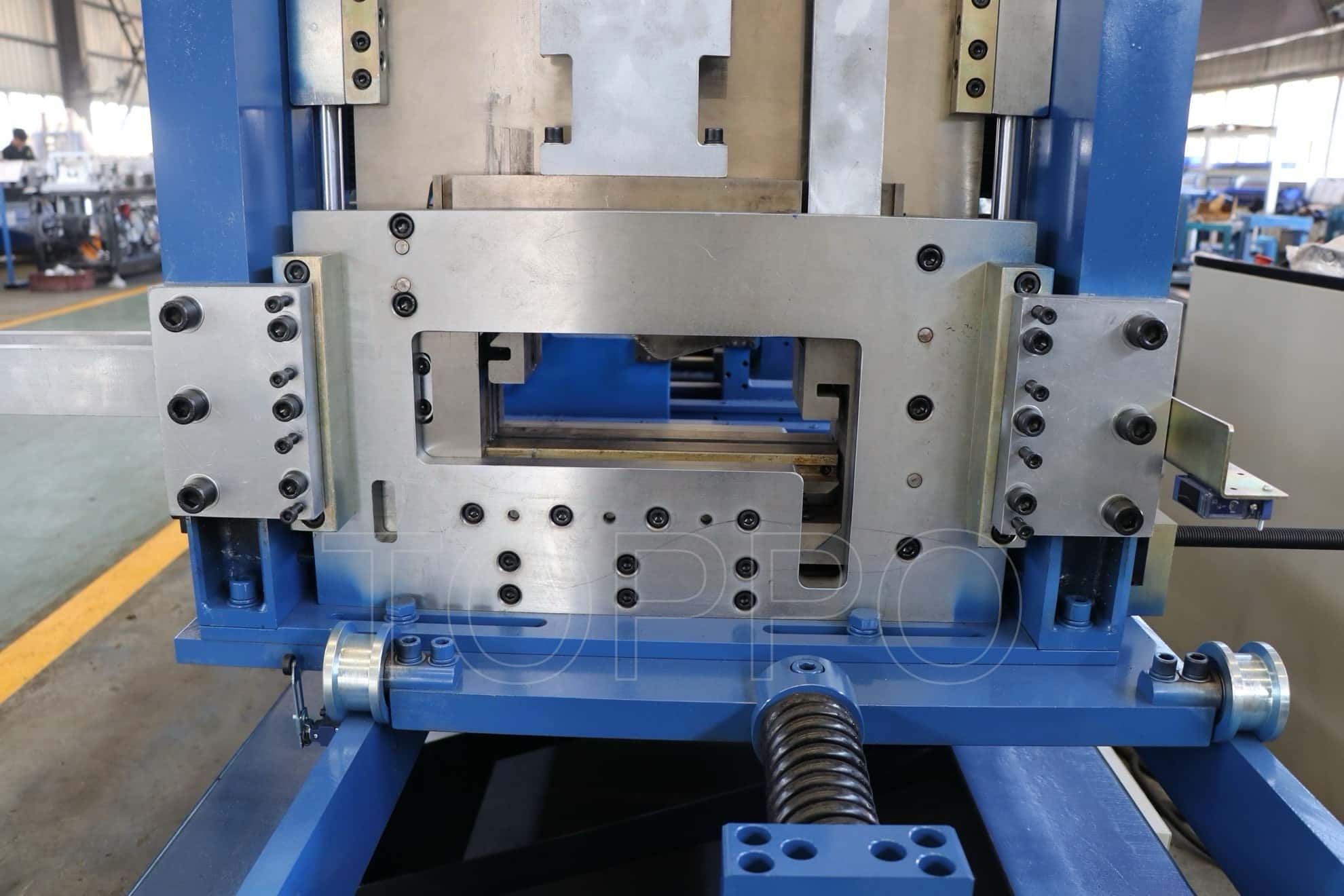 Compact Automatic CZU Purlin Roll Forming Machine with Integrated Punching