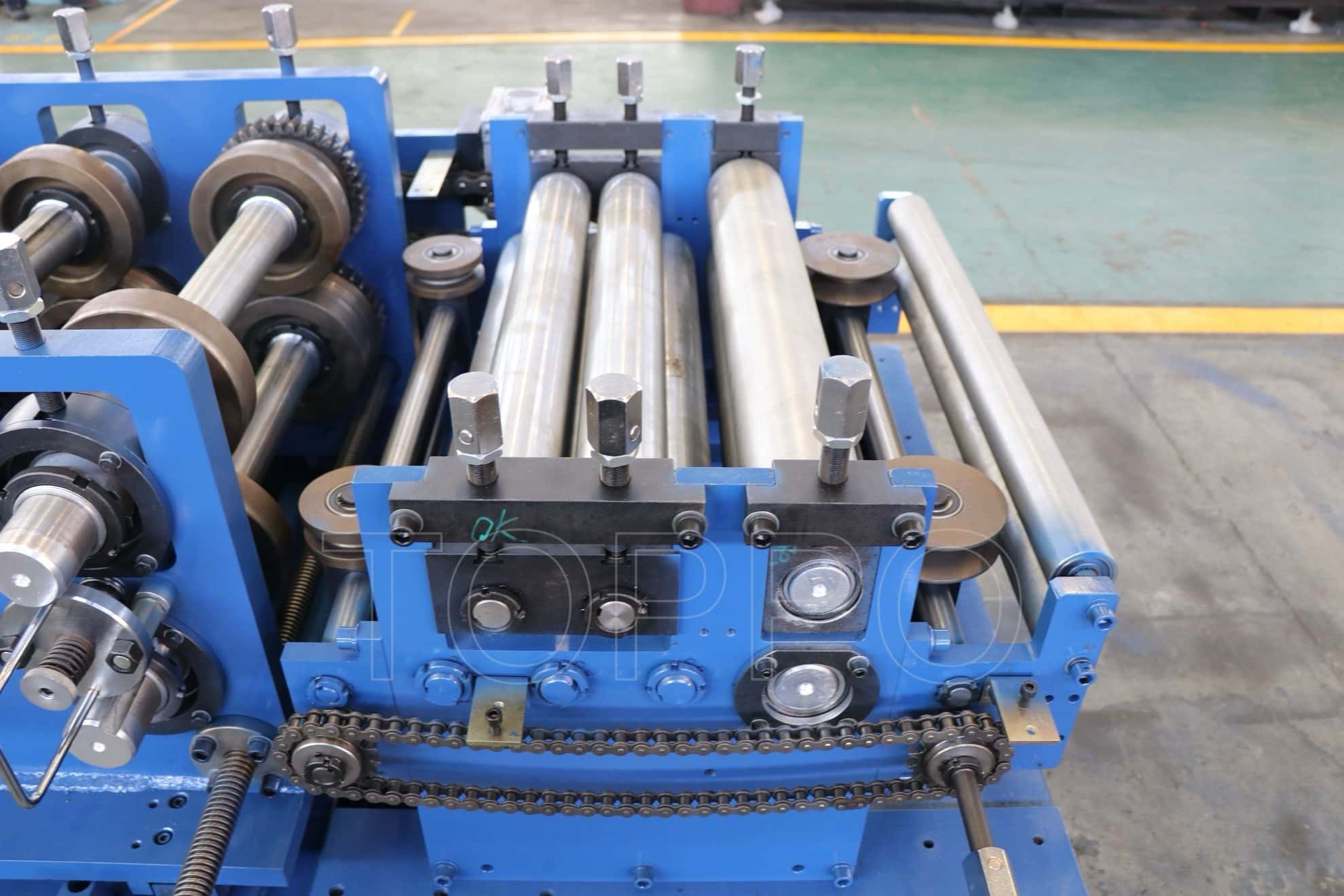 PLC Controlled CZU Purlin Roll Forming Machine for Steel Structure