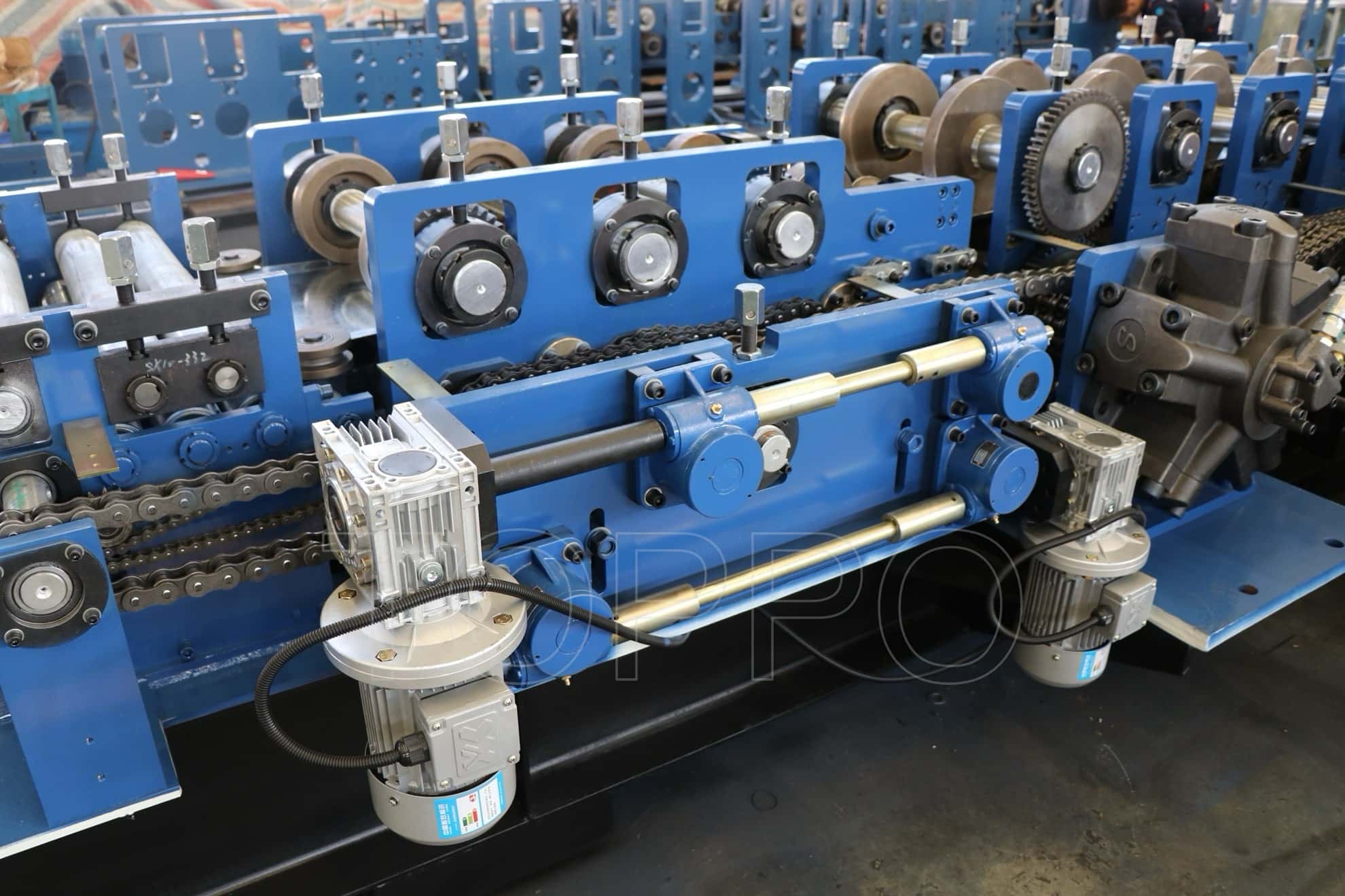 Industrial Grade Automatic CZU Purlin Roll Forming Machine for Steel Buildings